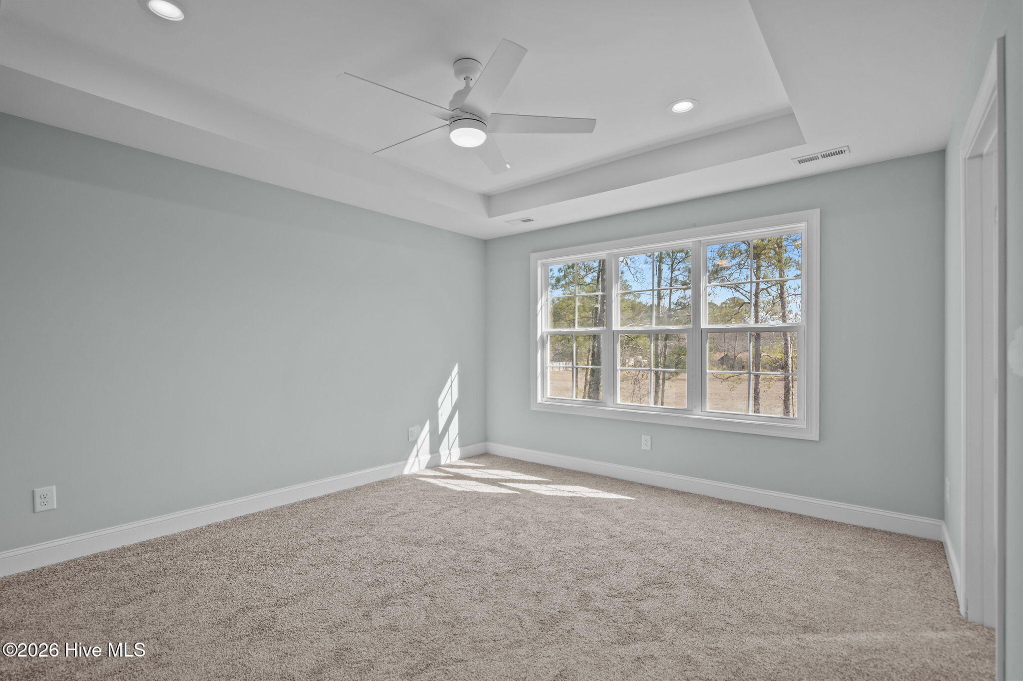 100551885 | Photo 16