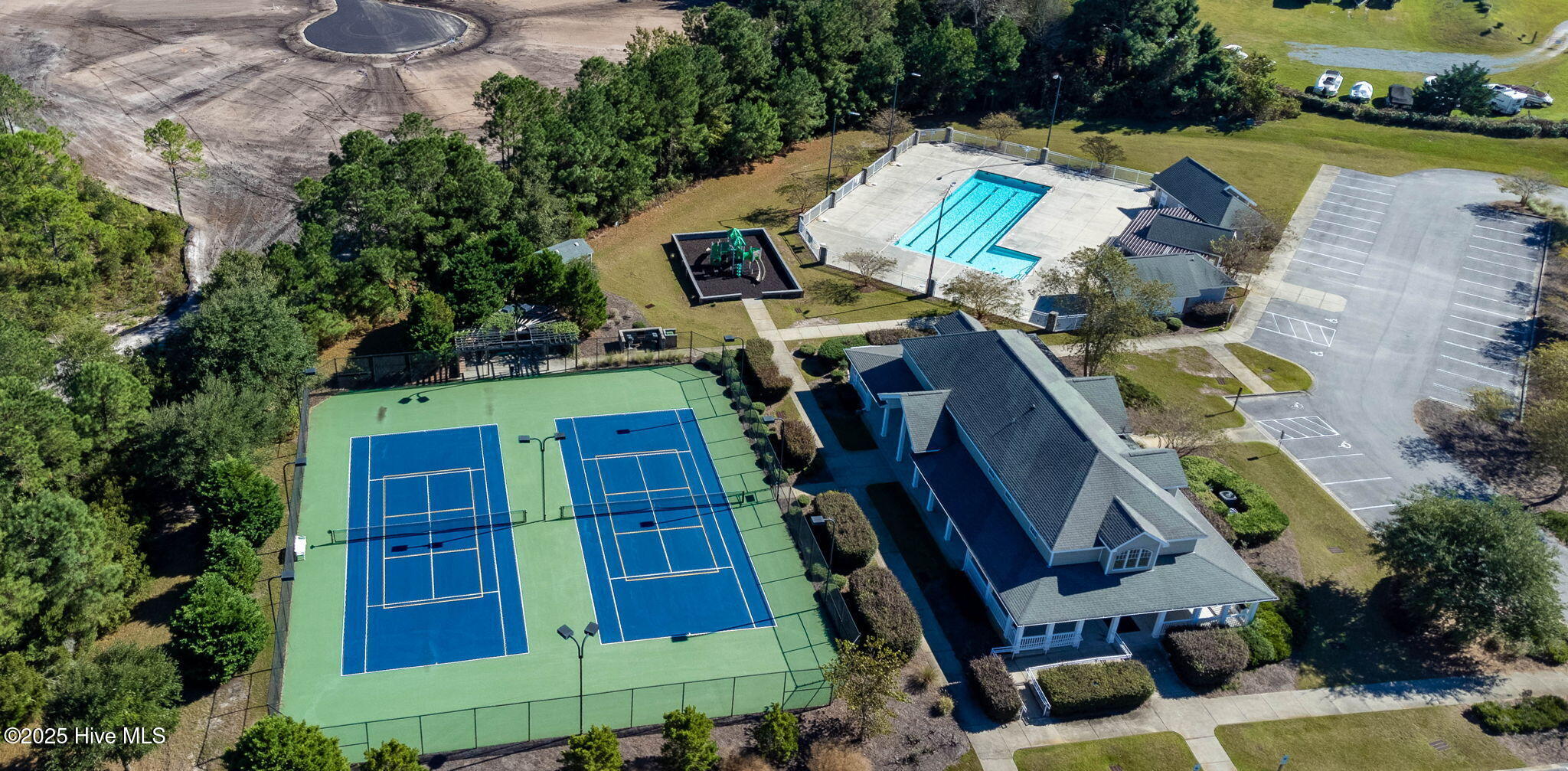 100536642 | Photo 43