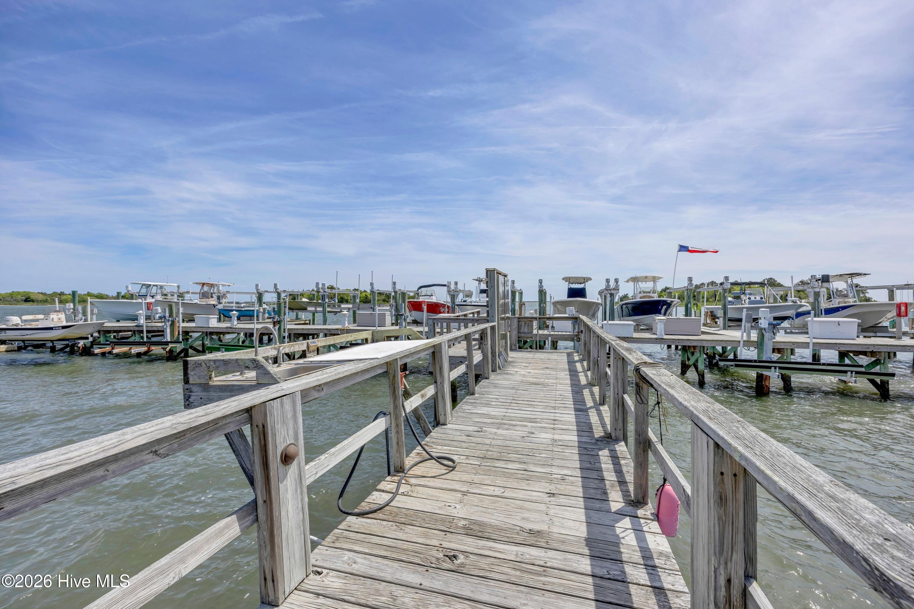 100566048 | Photo 69