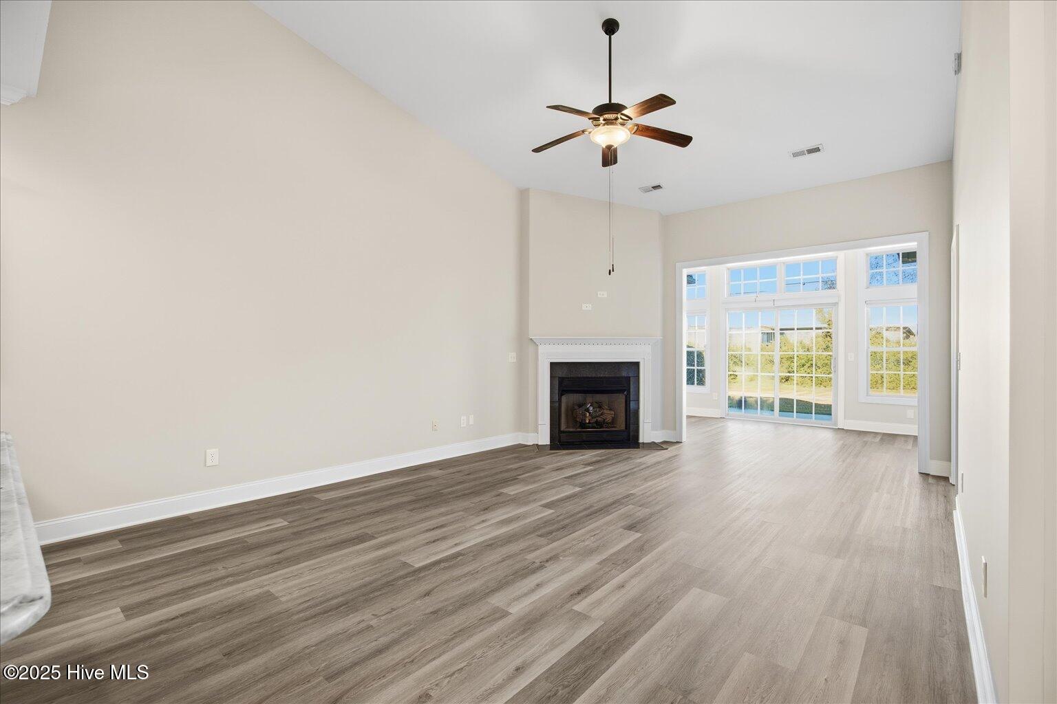 100543356 | Photo 19