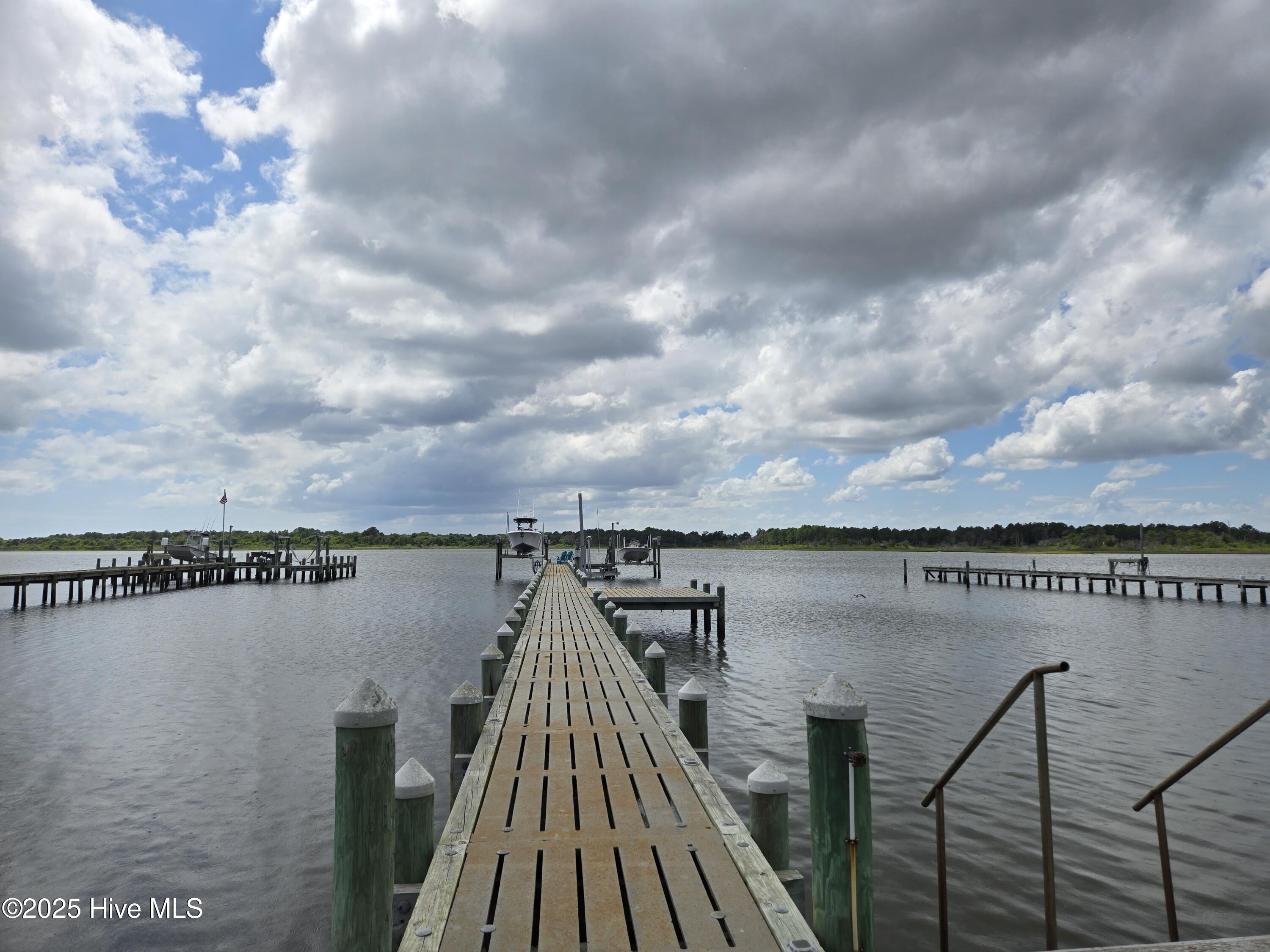 429 Live Oak Road,Newport