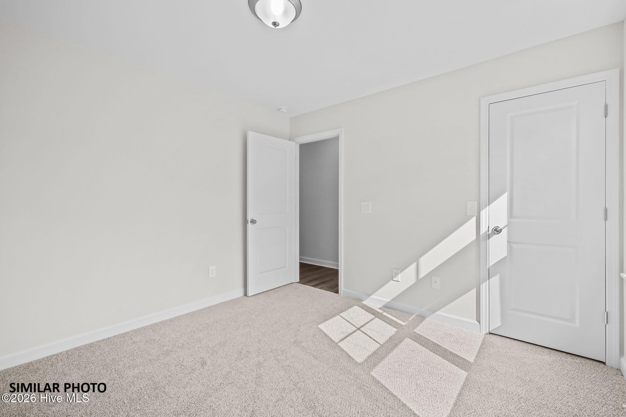 100566492 | Photo 18