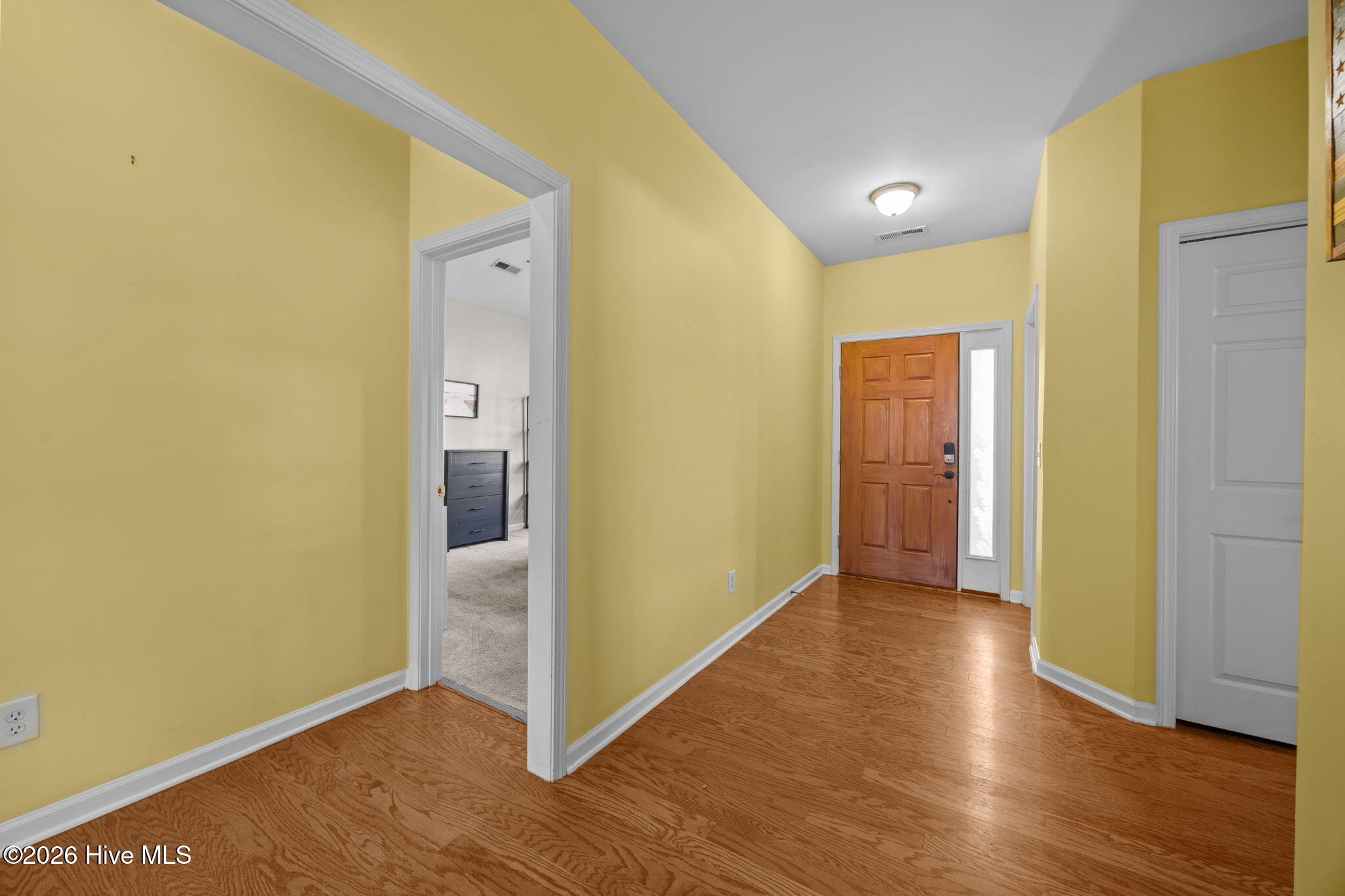 100549606 | Photo 16