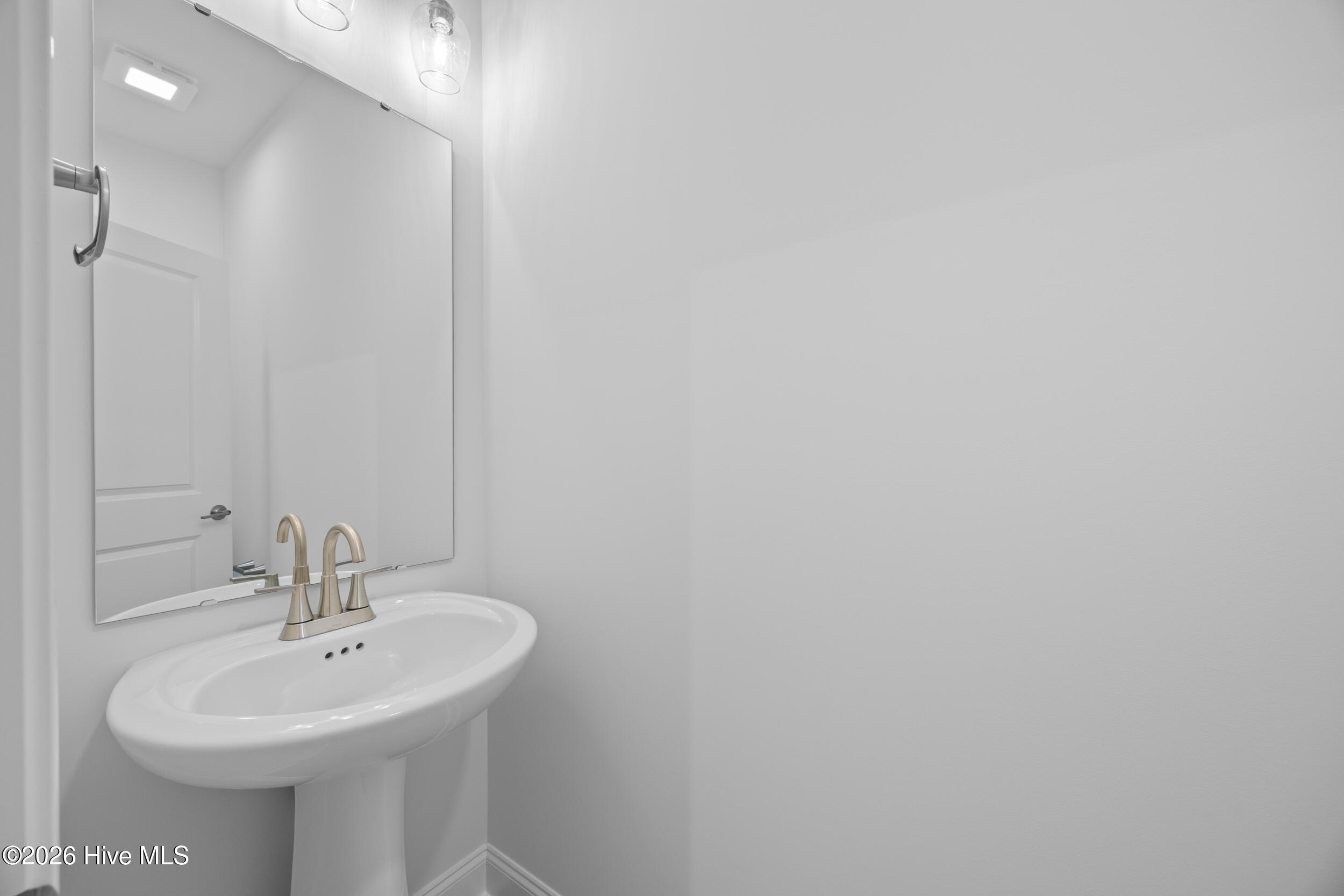 100527055 | Photo 15