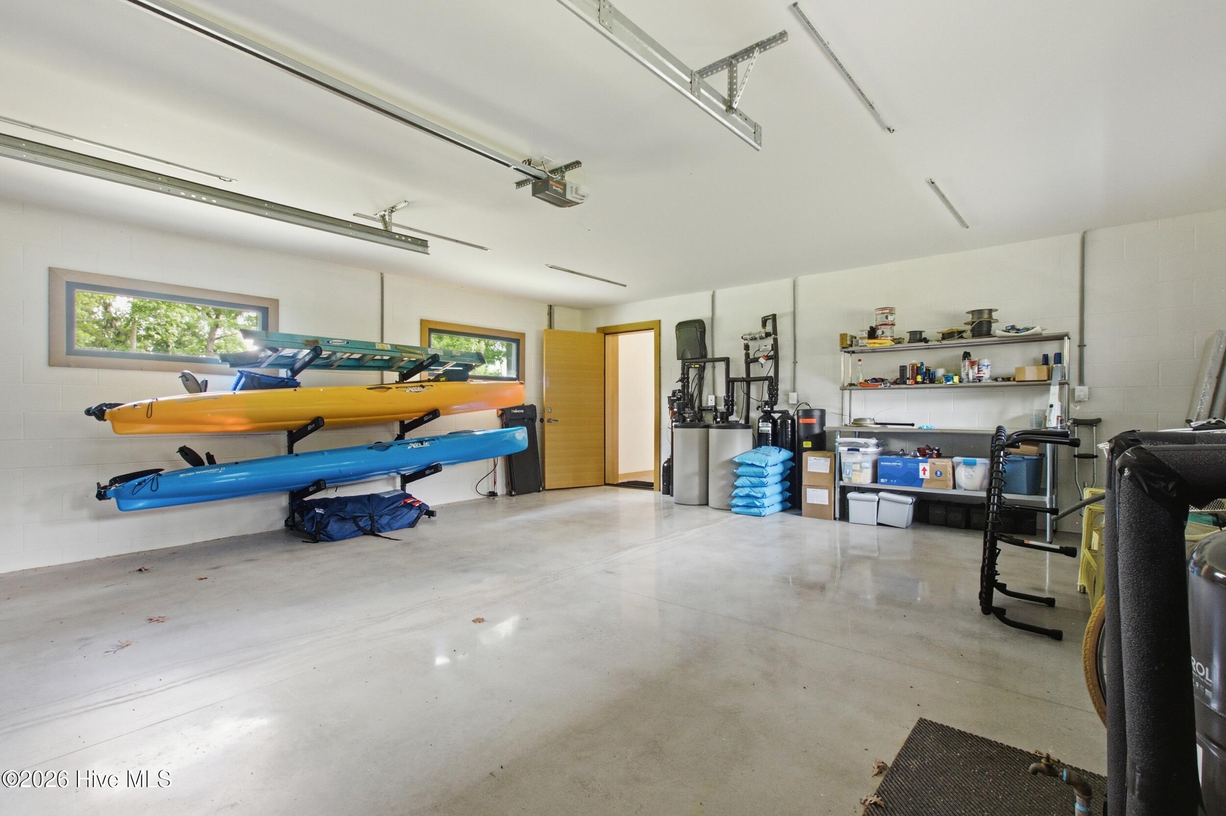 Interior - Garage