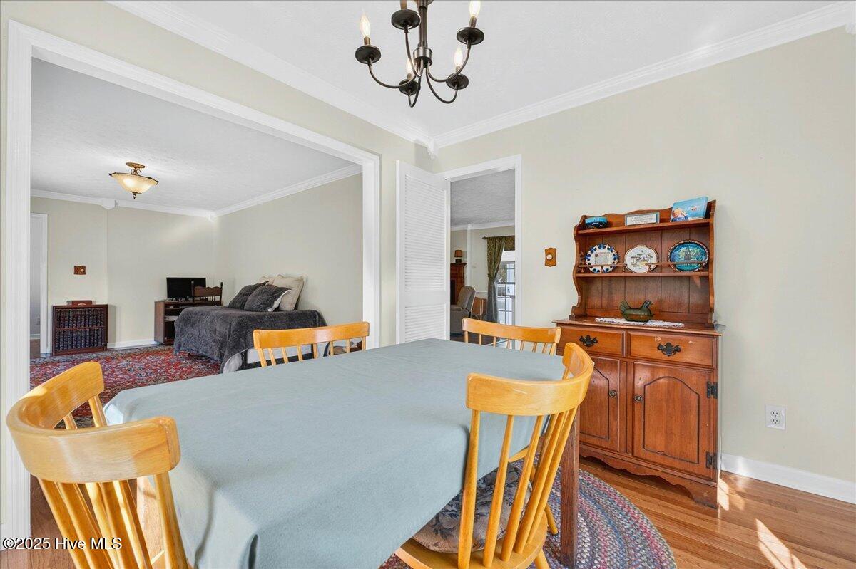 100533045 | Photo 15