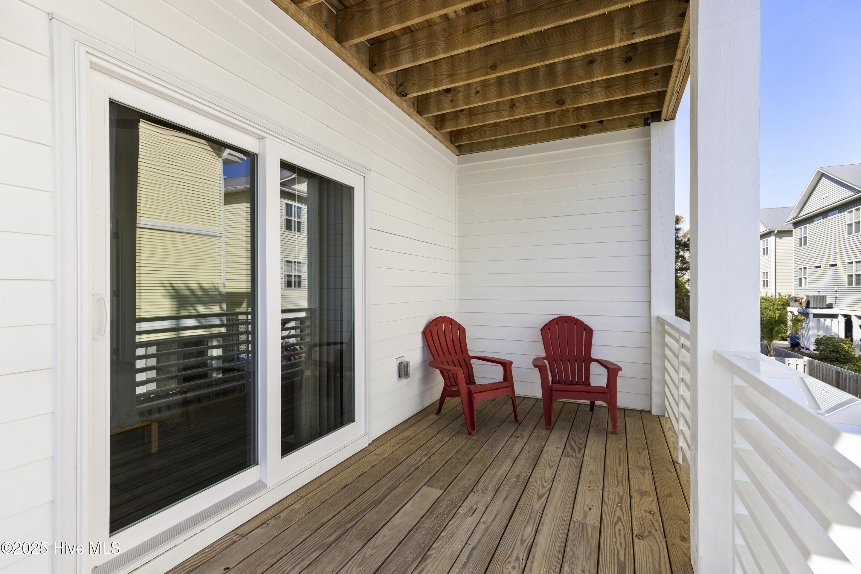 100559926 | Photo 35