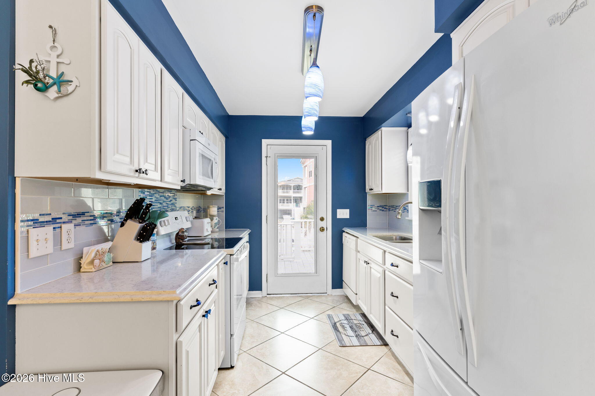 100550853 | Photo 24