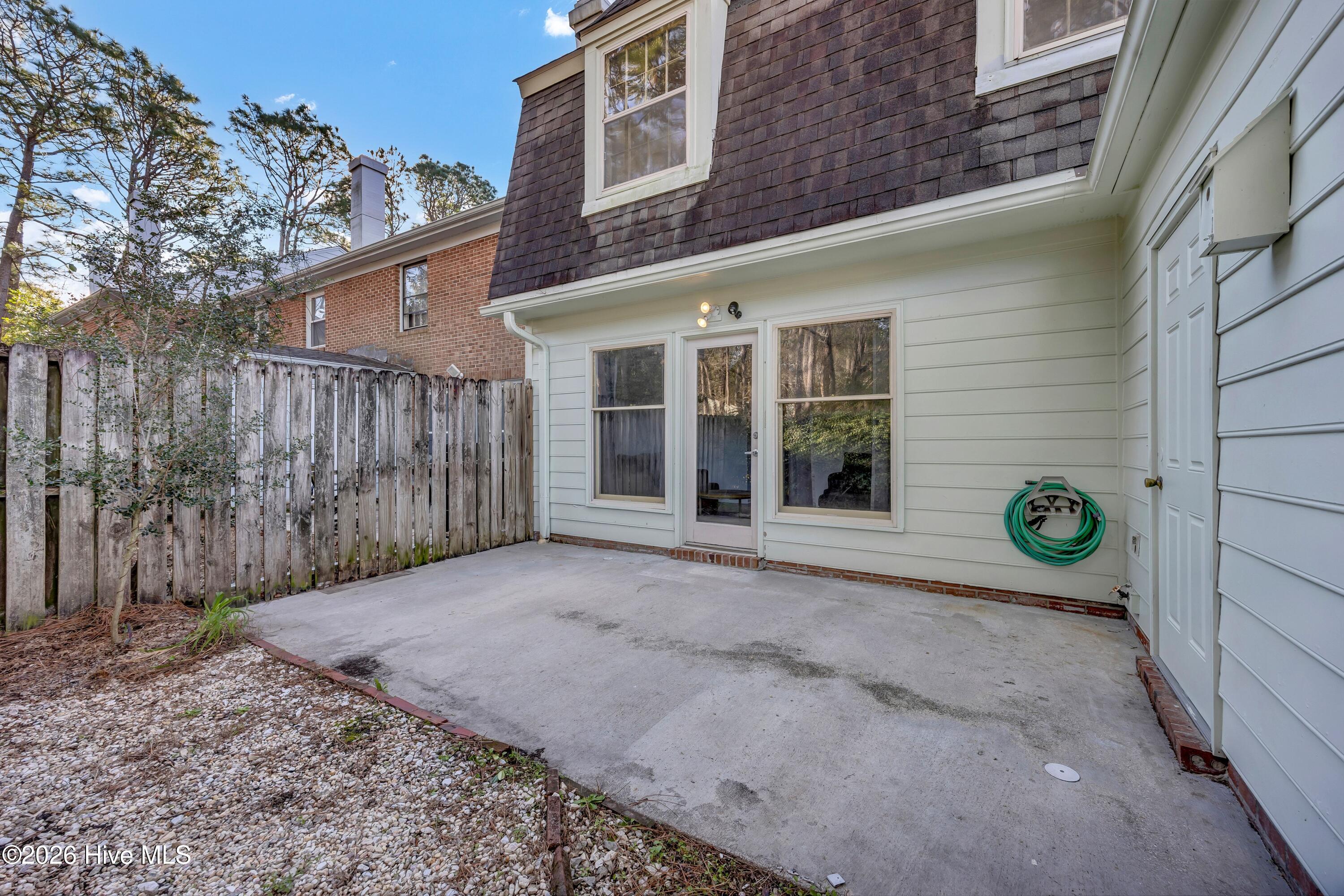 100549703 | Photo 23