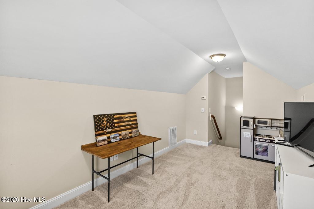 100565616 | Photo 32