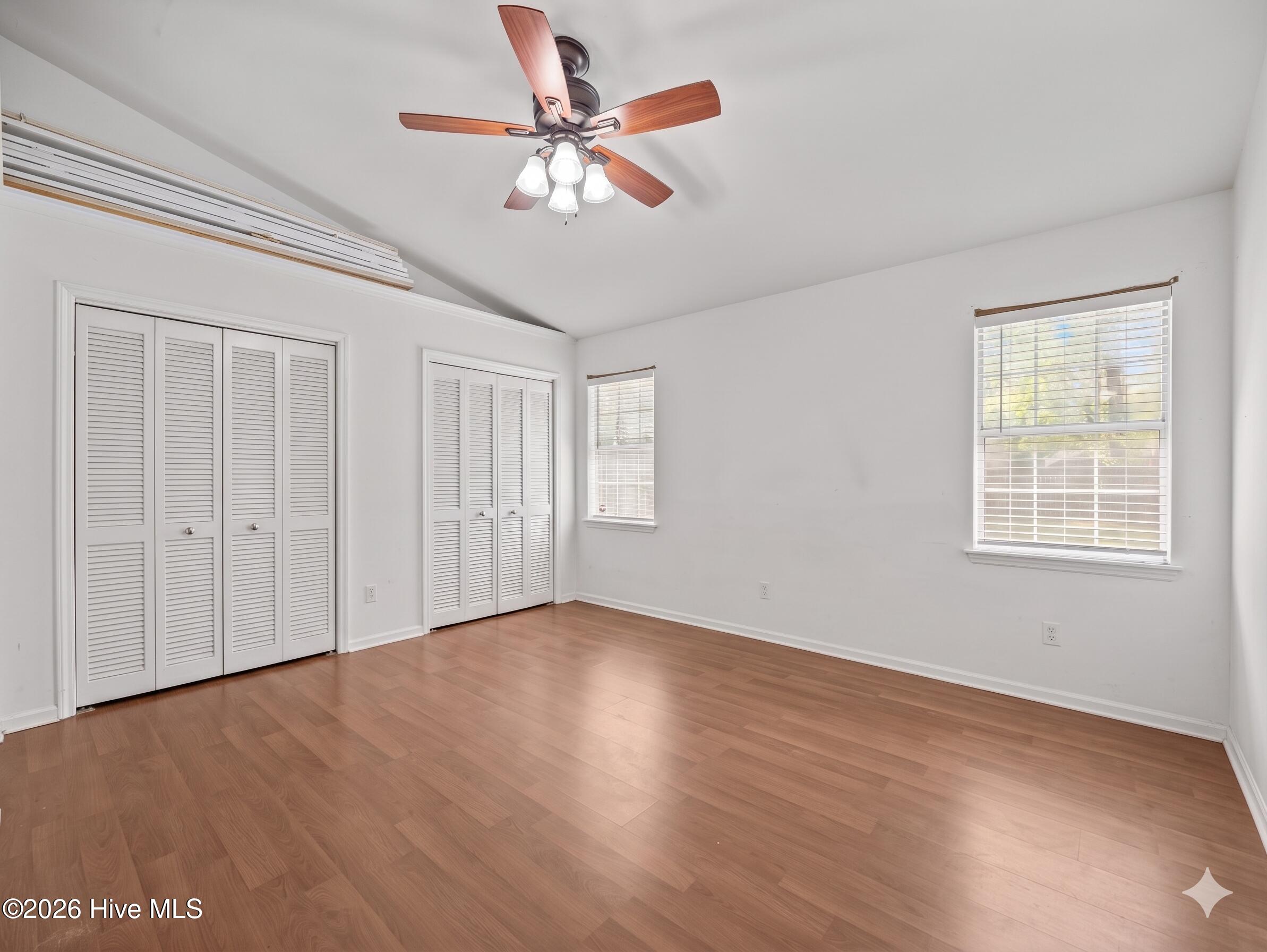 100567590 | Photo 13