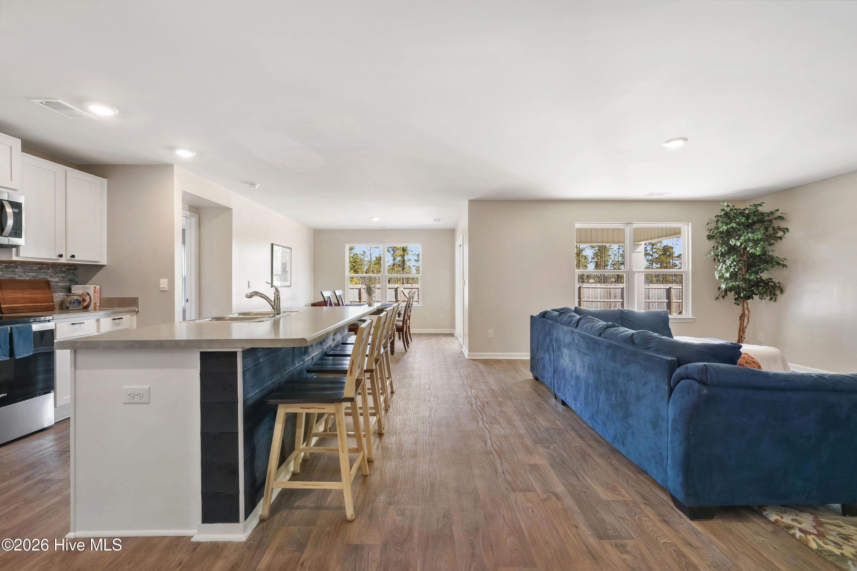 100554034 | Photo 10