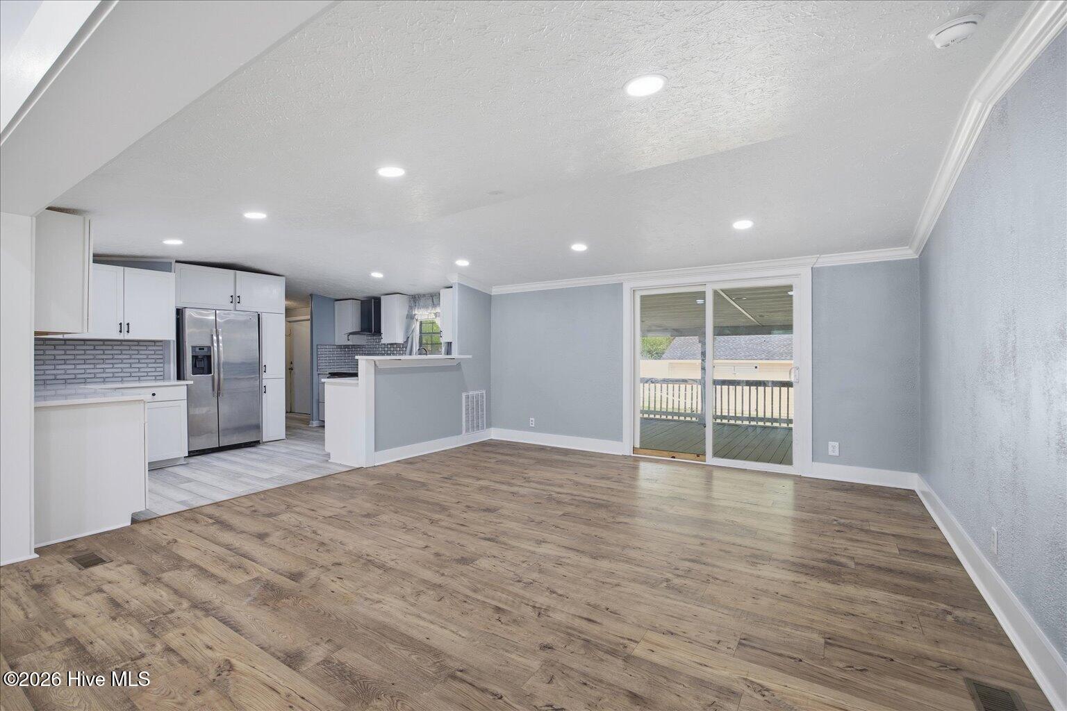 100565054 | Photo 44