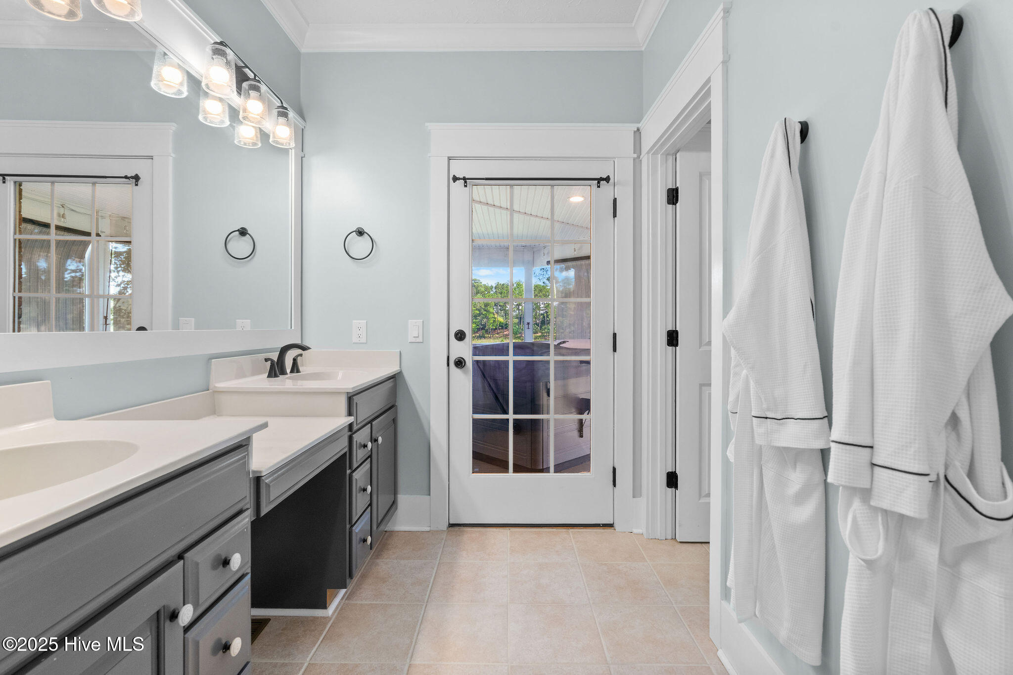 100526729 | Photo 28