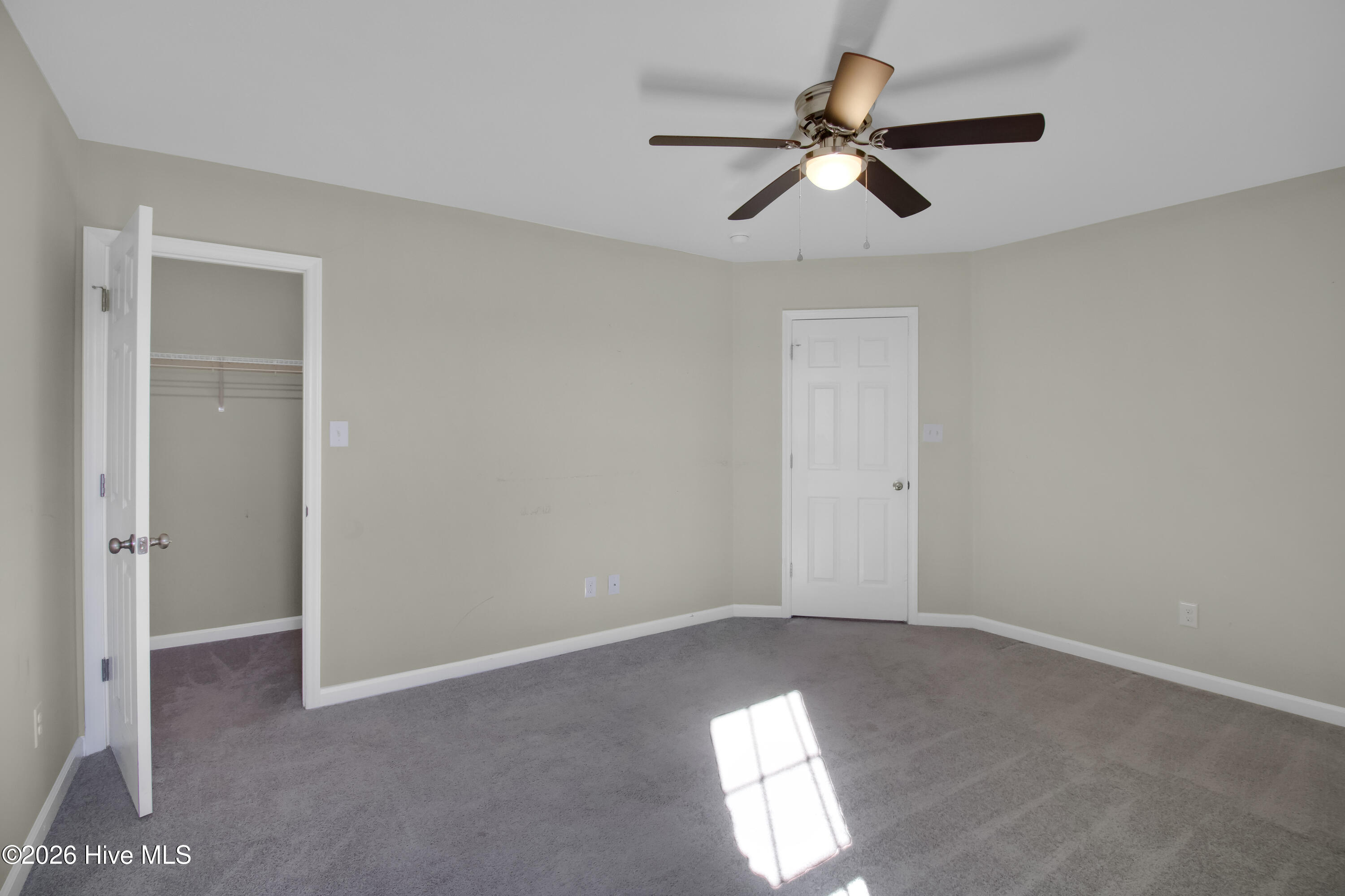 100547353 | Photo 27