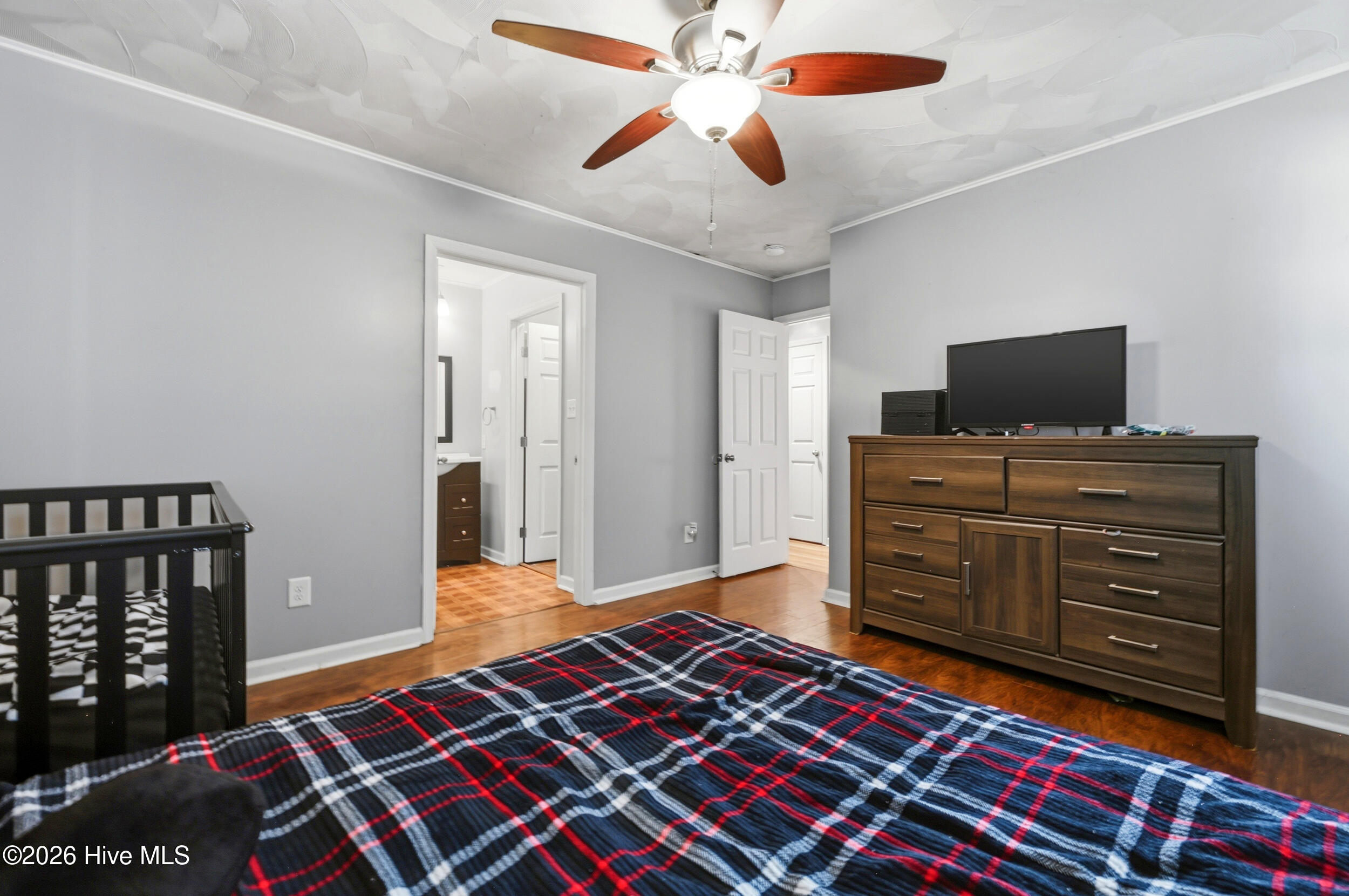 100562162 | Photo 17