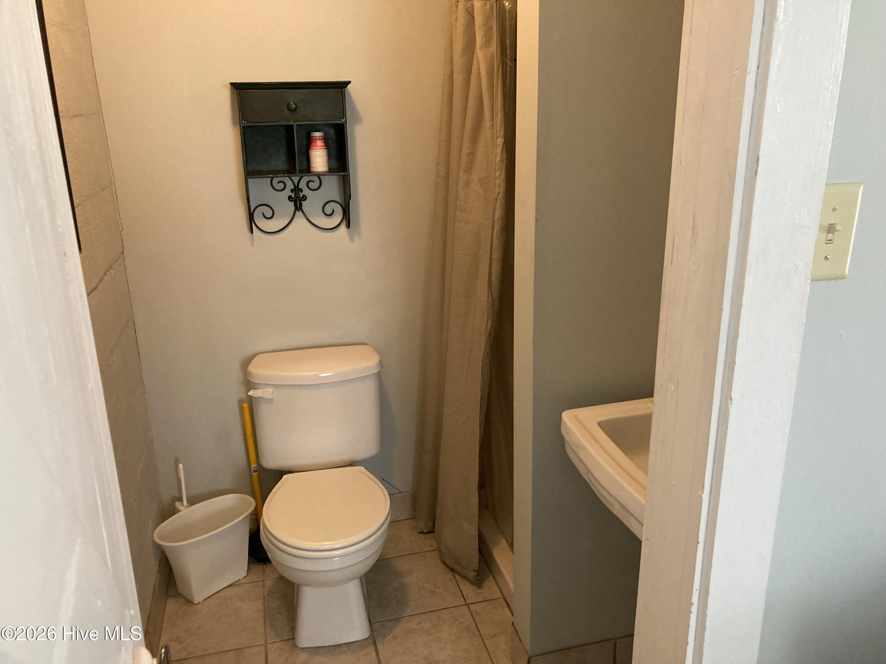 100560926 | Photo 23