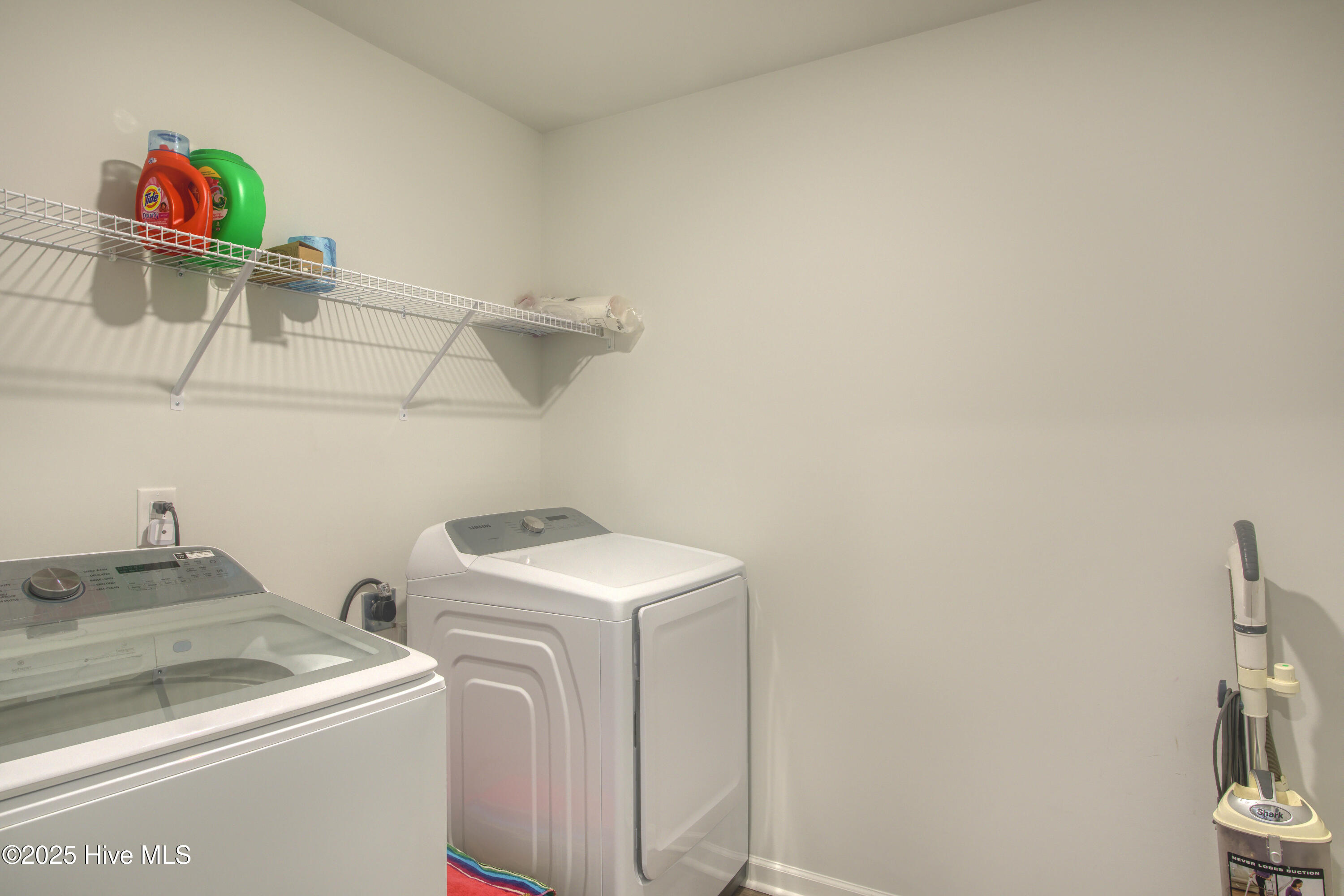 100538124 | Photo 26