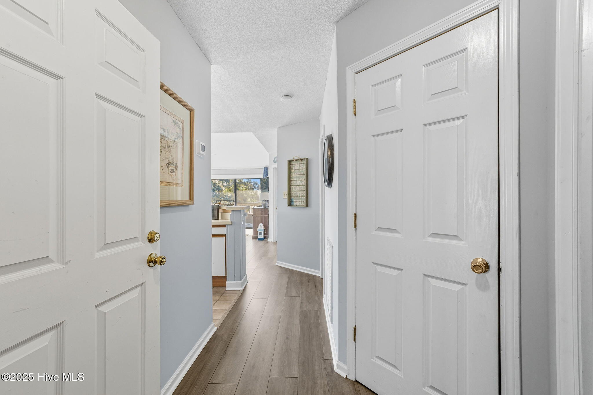 100534962 | Photo 10