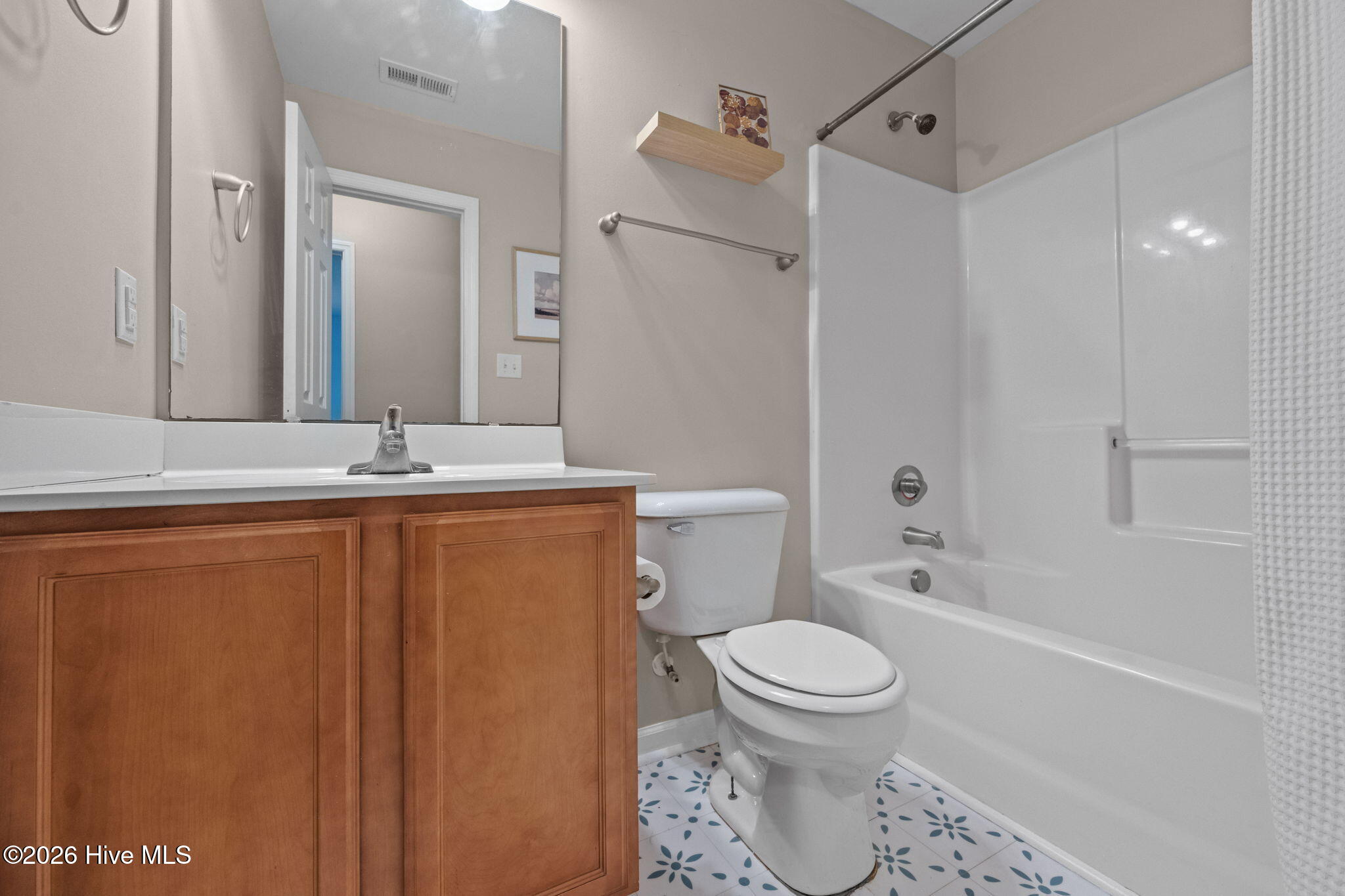 100562235 | Photo 30