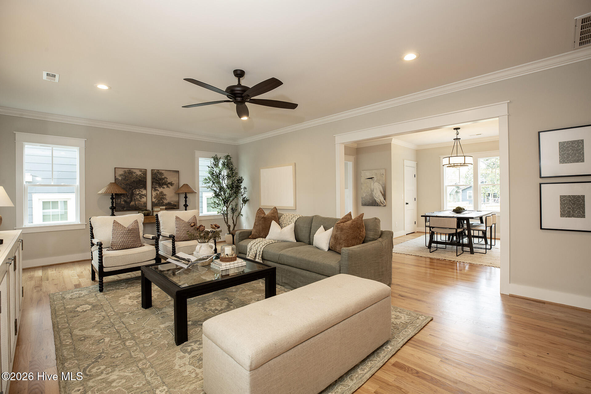 100562068 | Photo 11