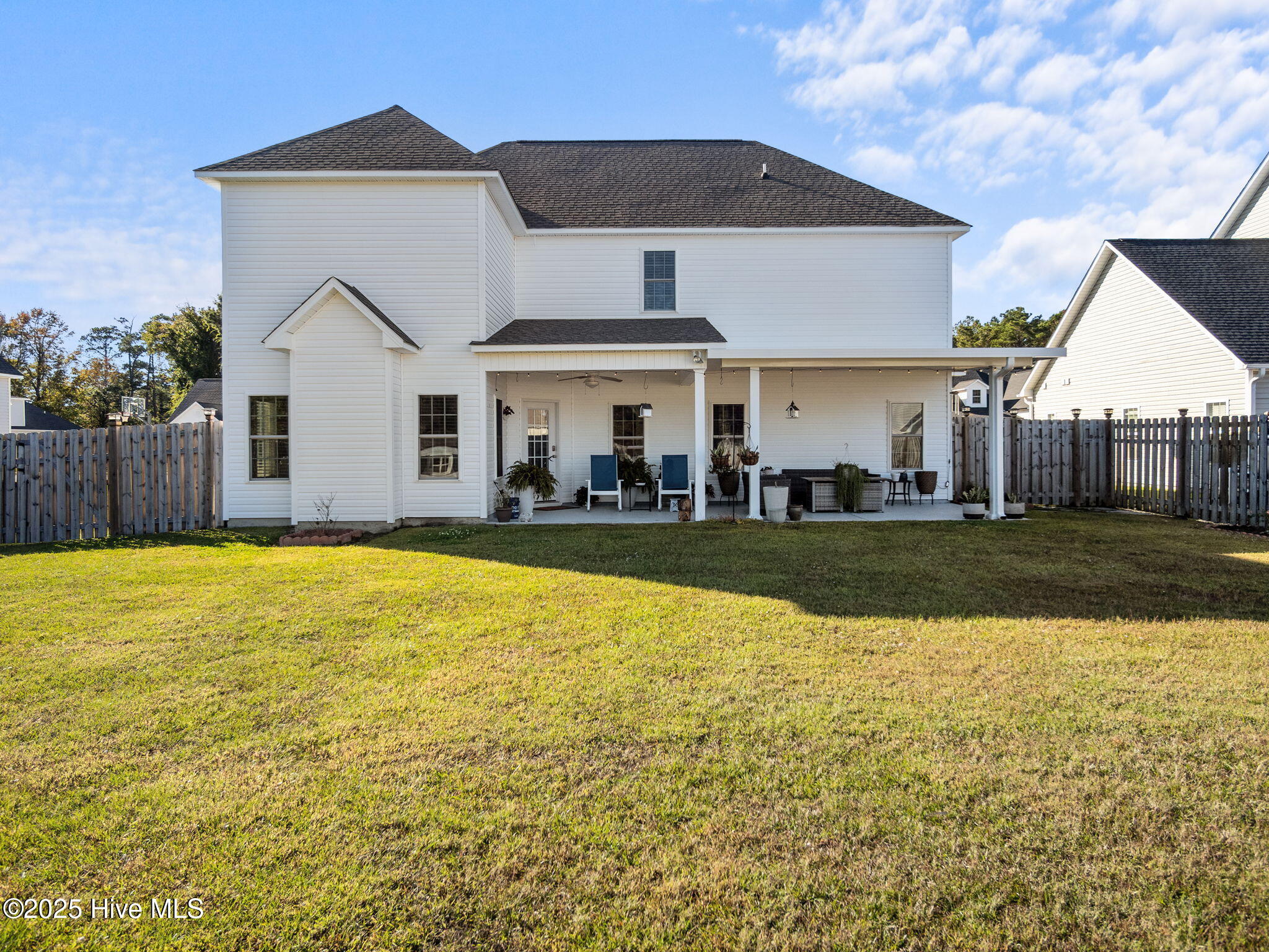 100539073 | Photo 35