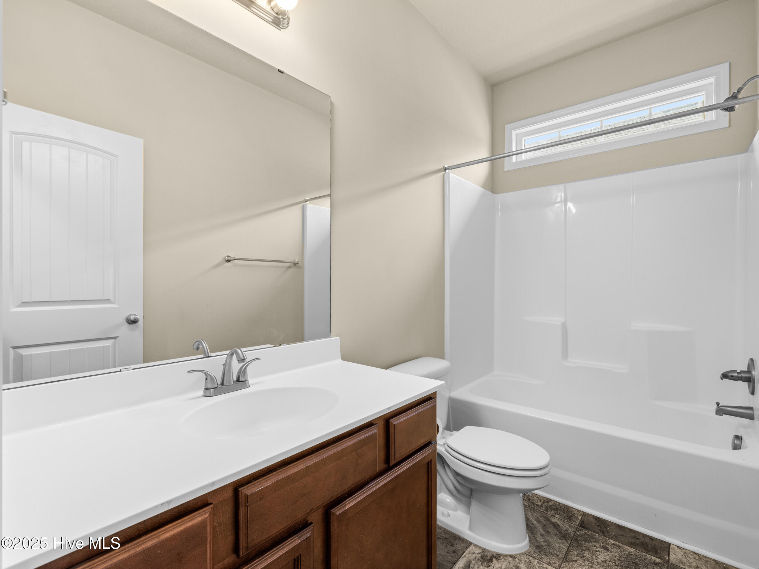 100524411 | Photo 21