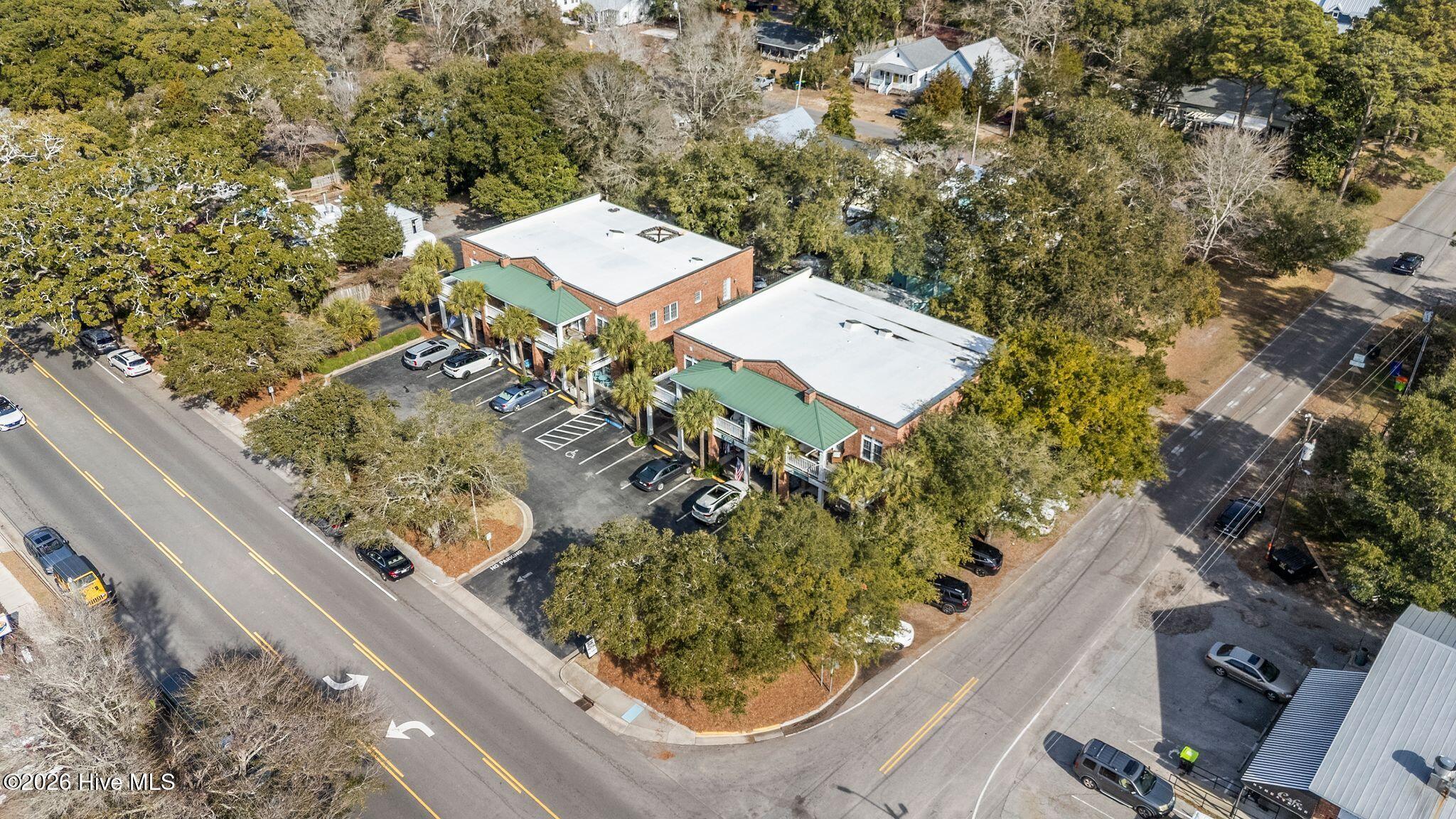 100550657 | Photo 31