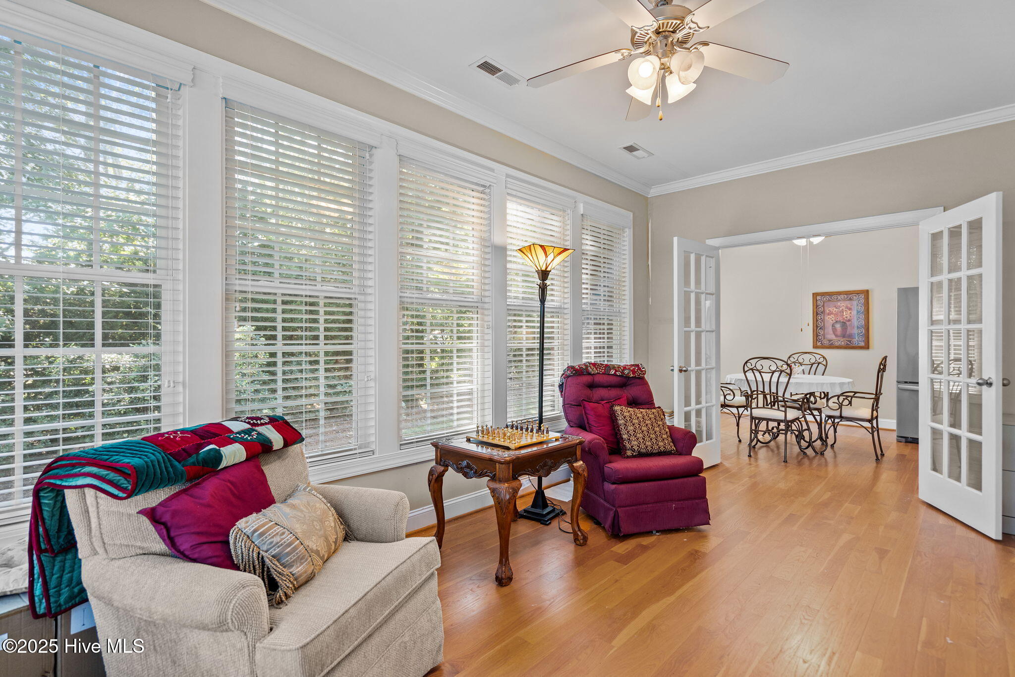 100532156 | Photo 23