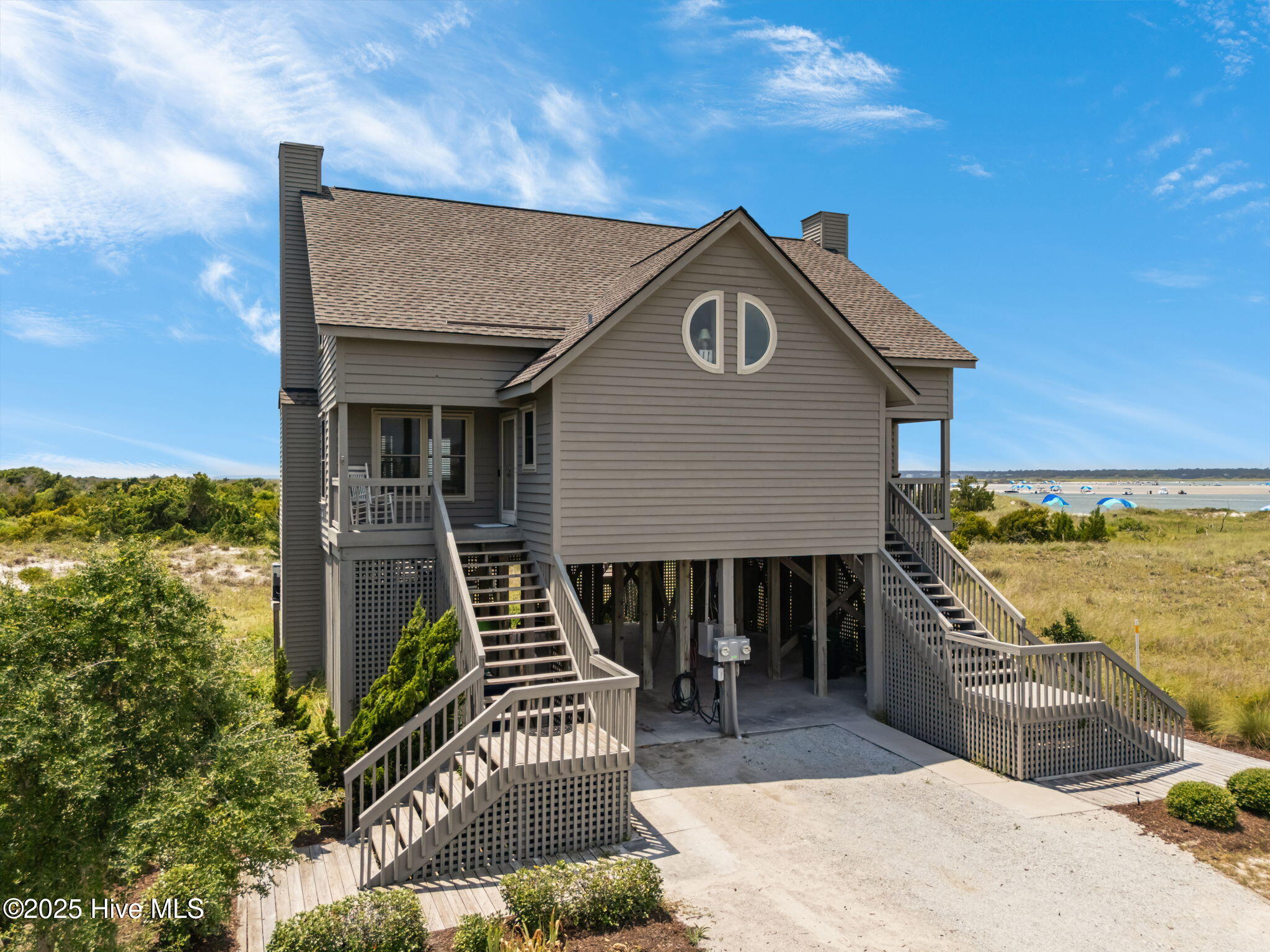 100540801 | Photo 37