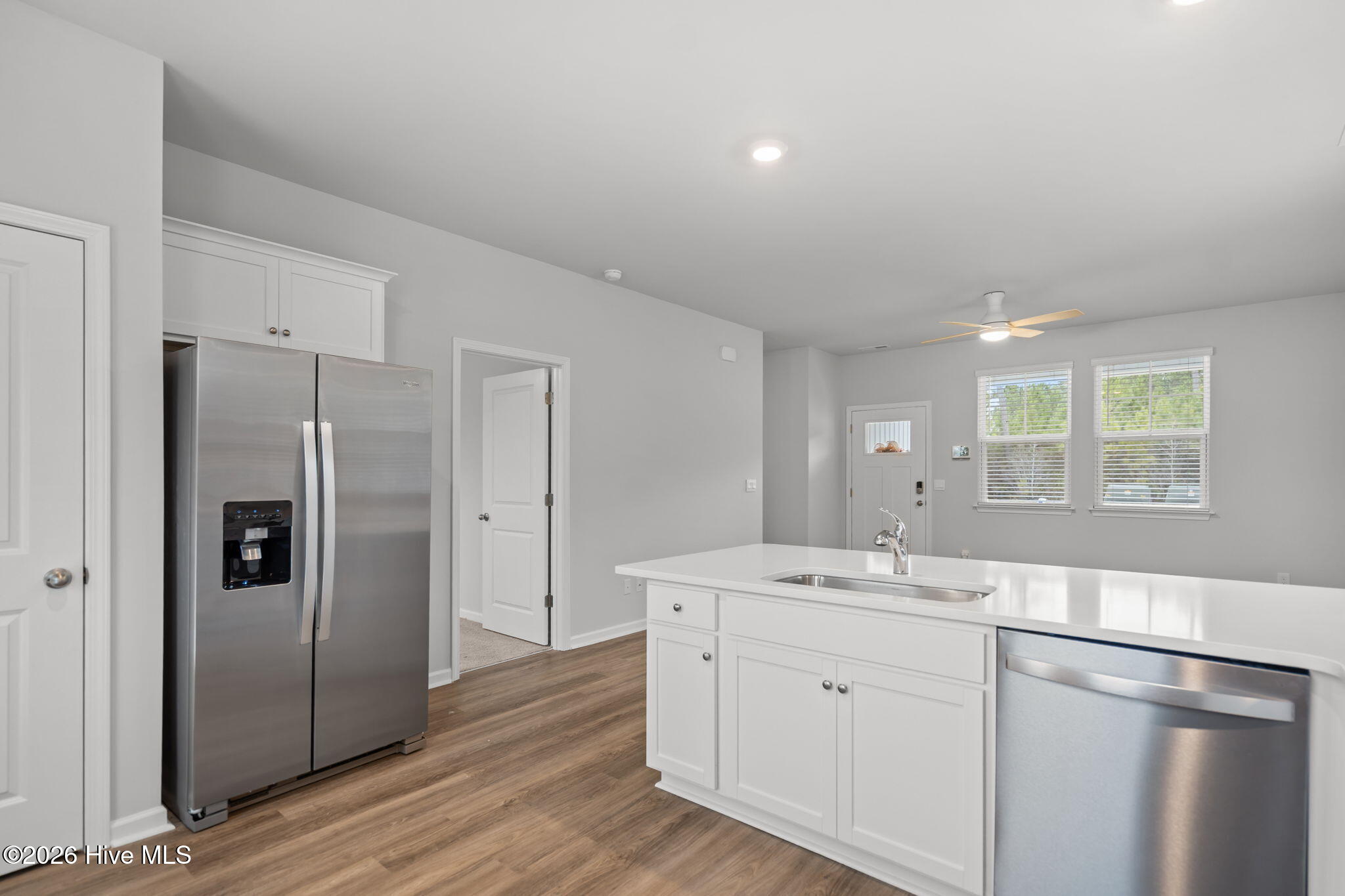 100548880 | Photo 21