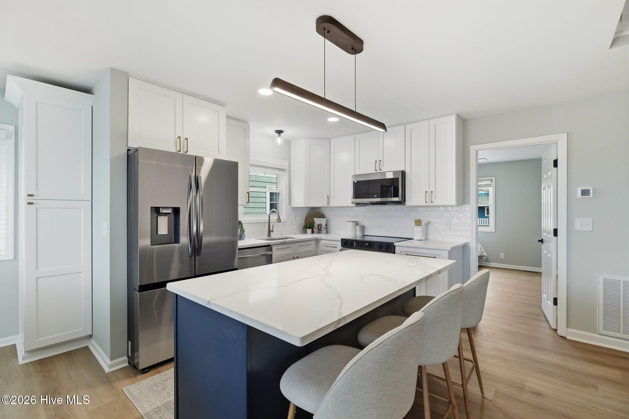 100557260 | Photo 15