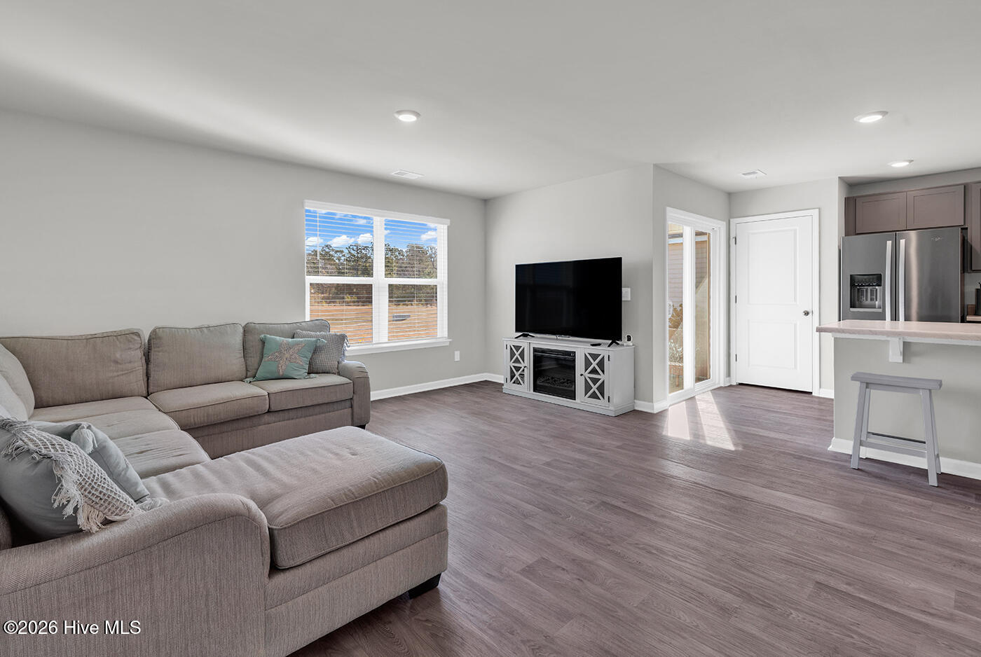 100554771 | Photo 11