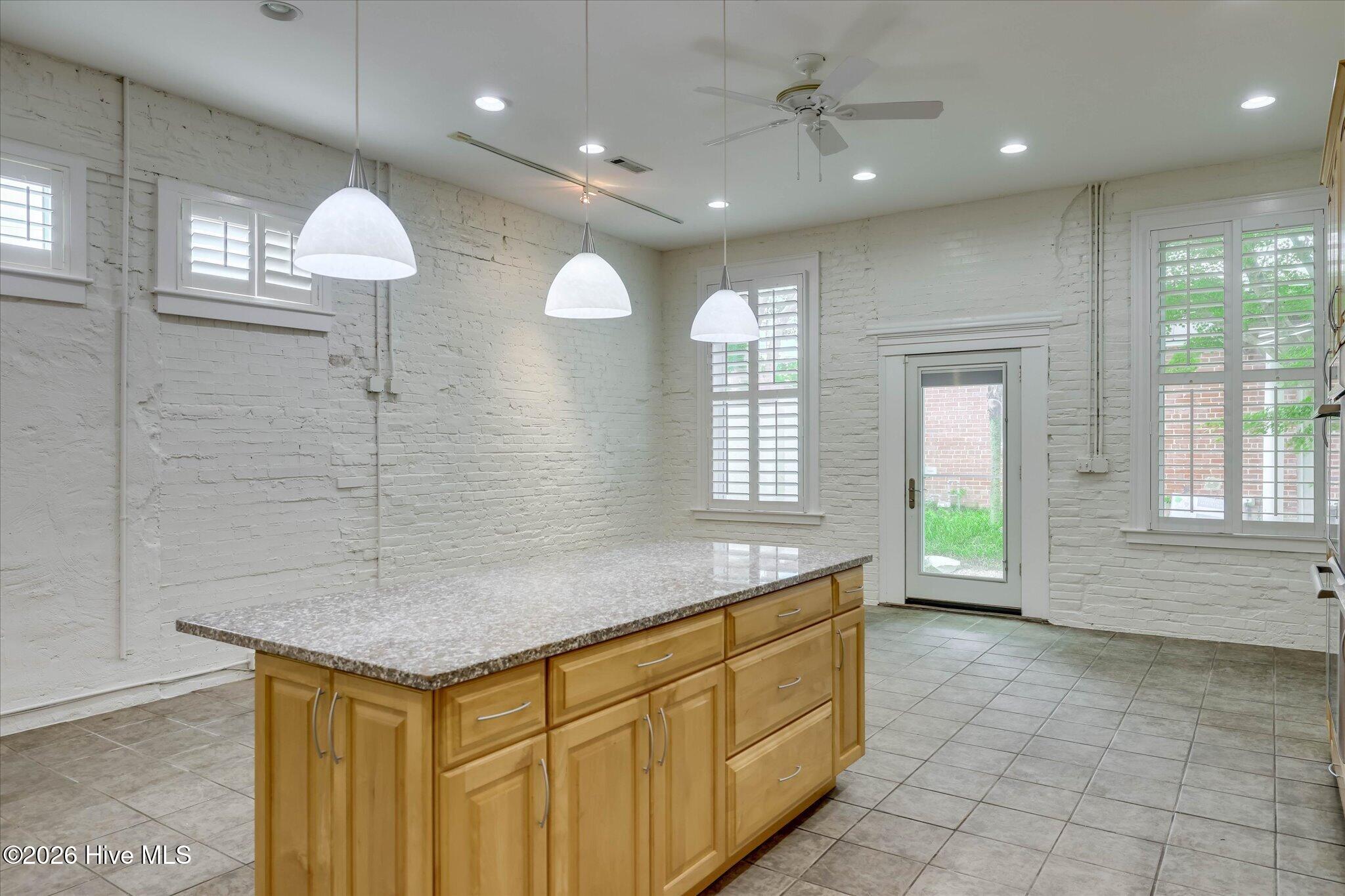 150 Fairfield St kitchen/living