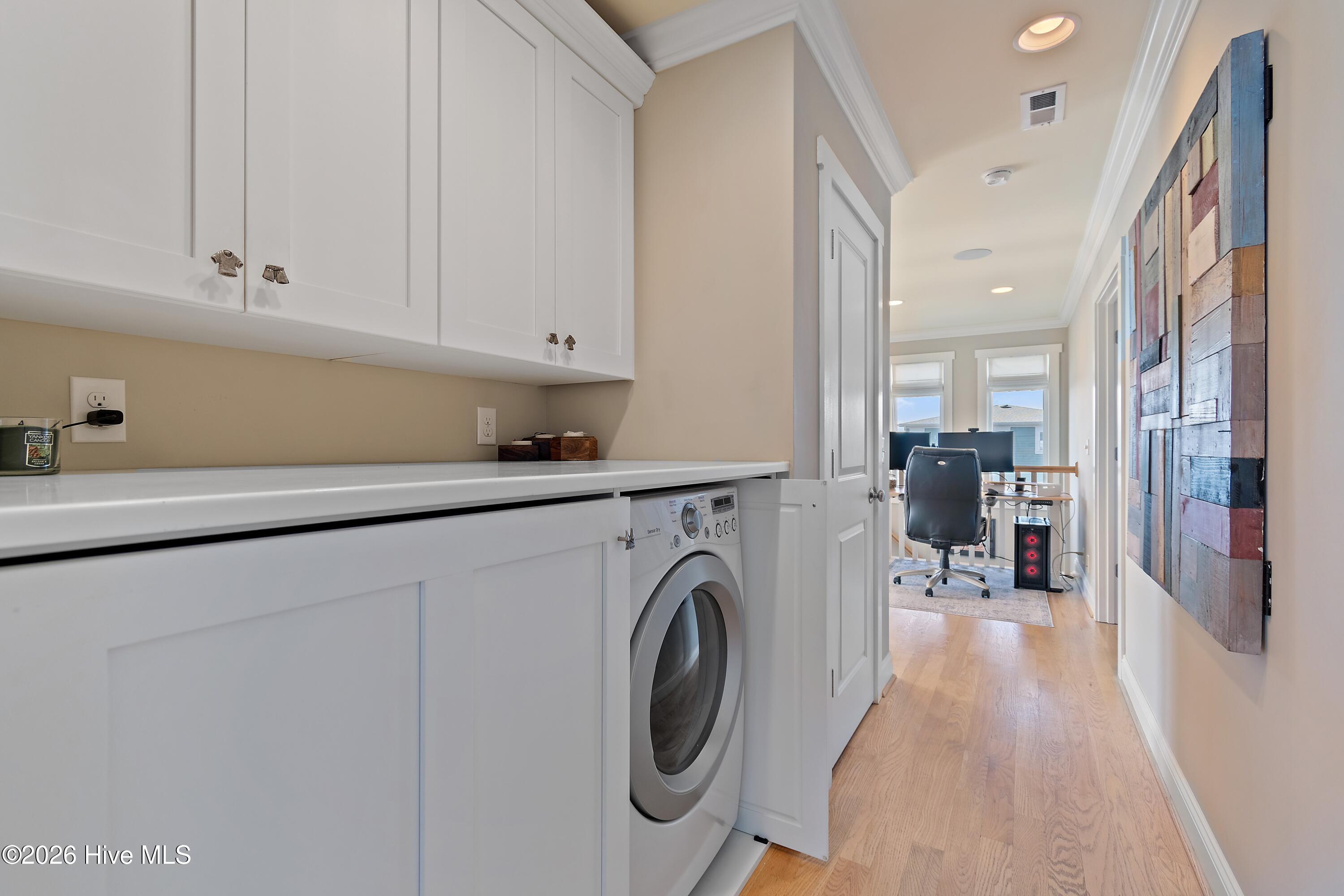 100547870 | Photo 33