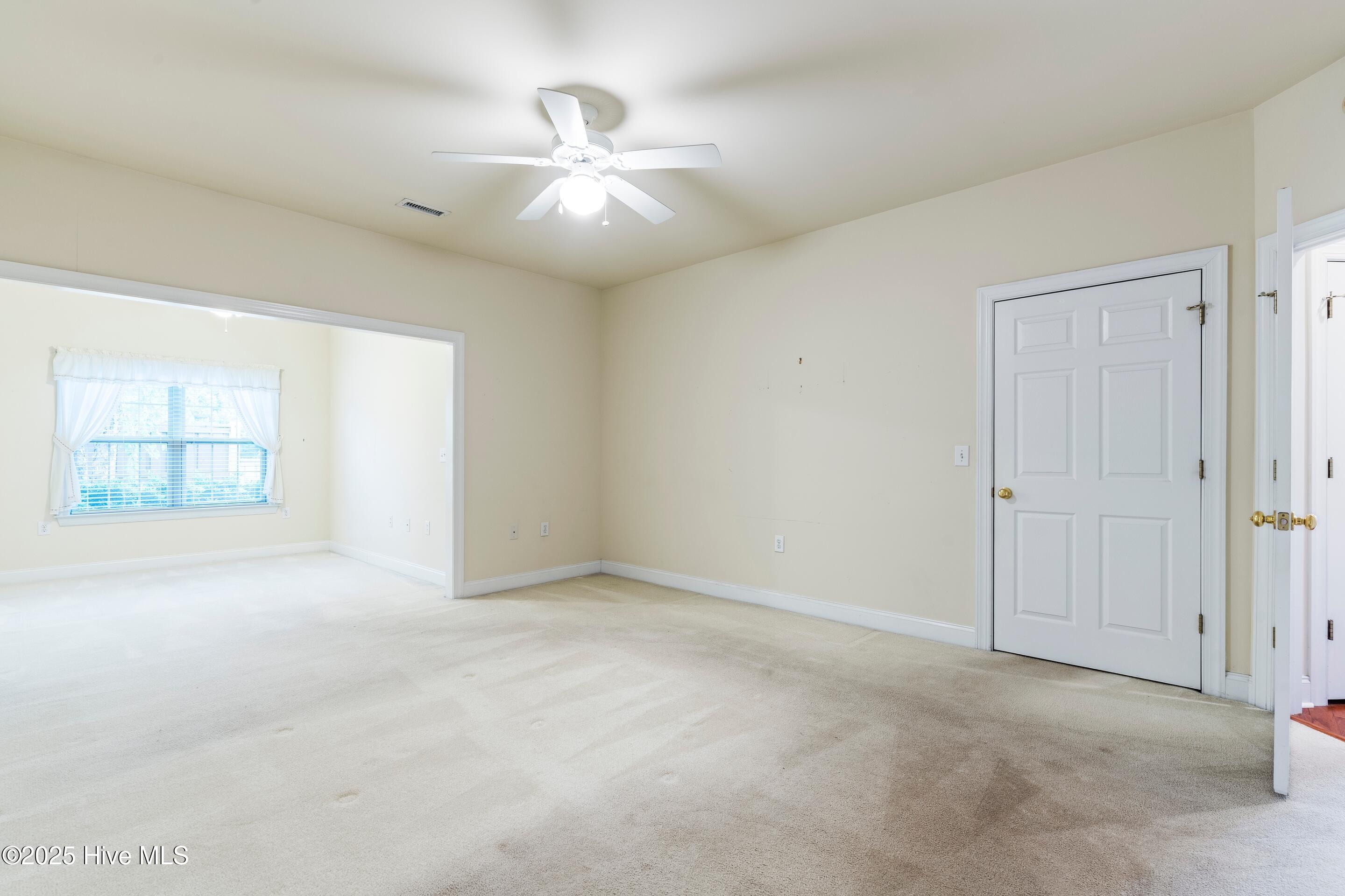 100532046 | Photo 19