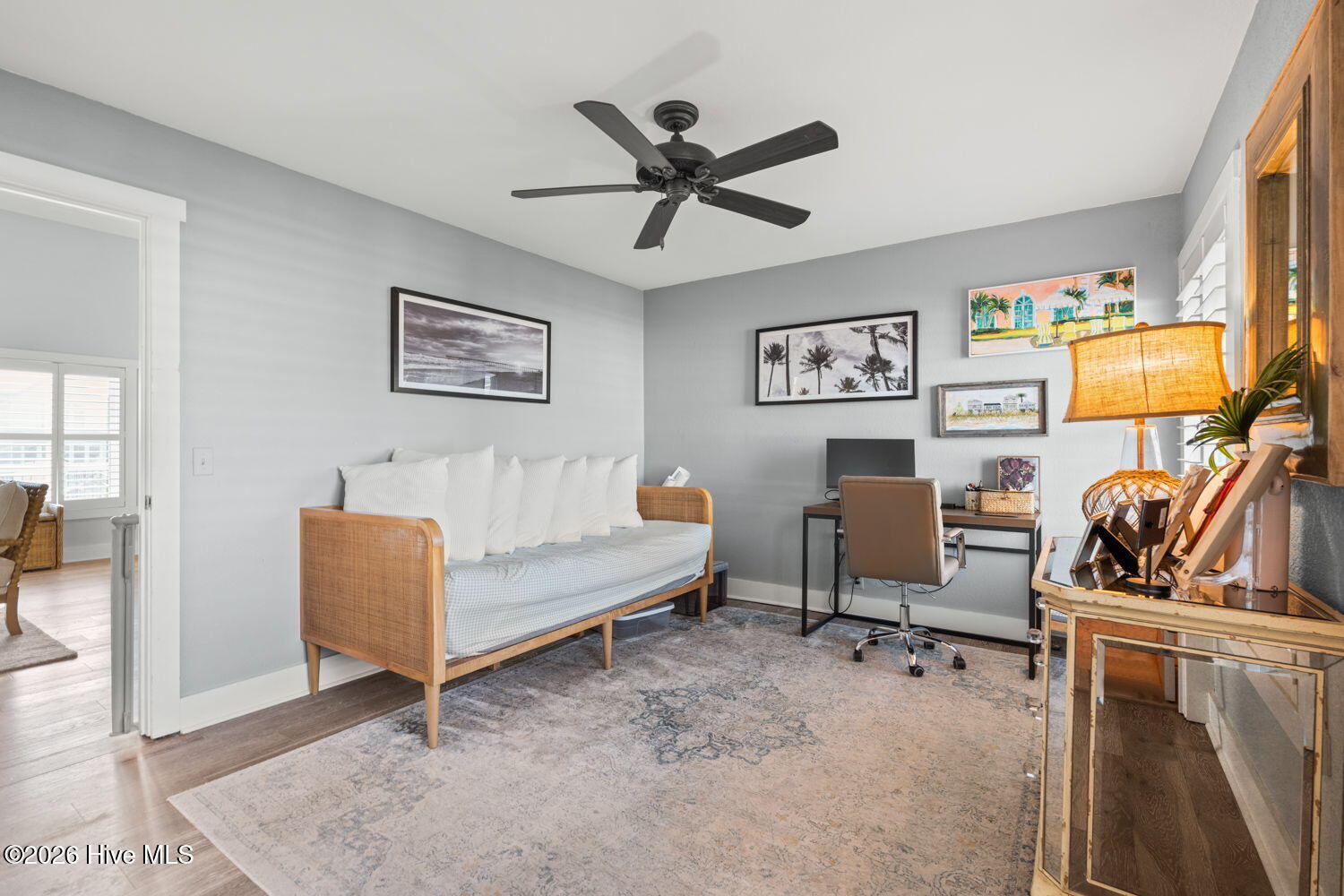 100569670 | Photo 21