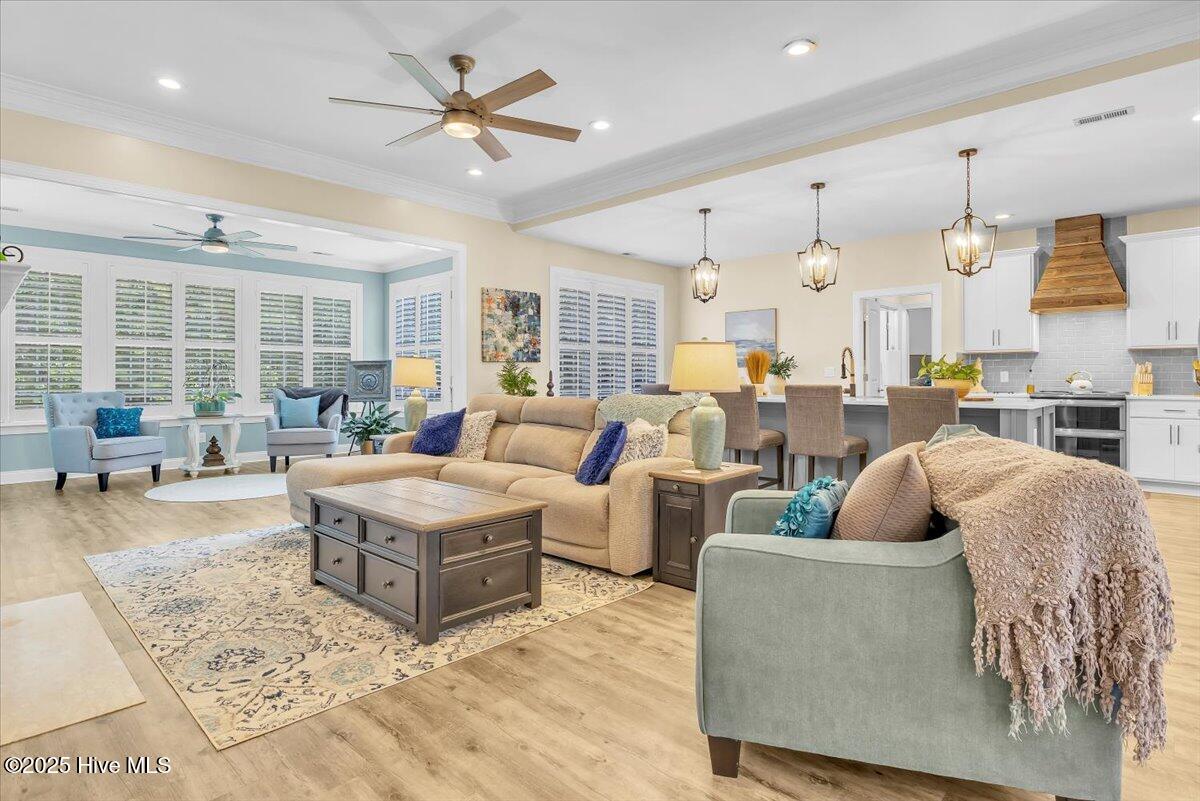 100544439 | Photo 18