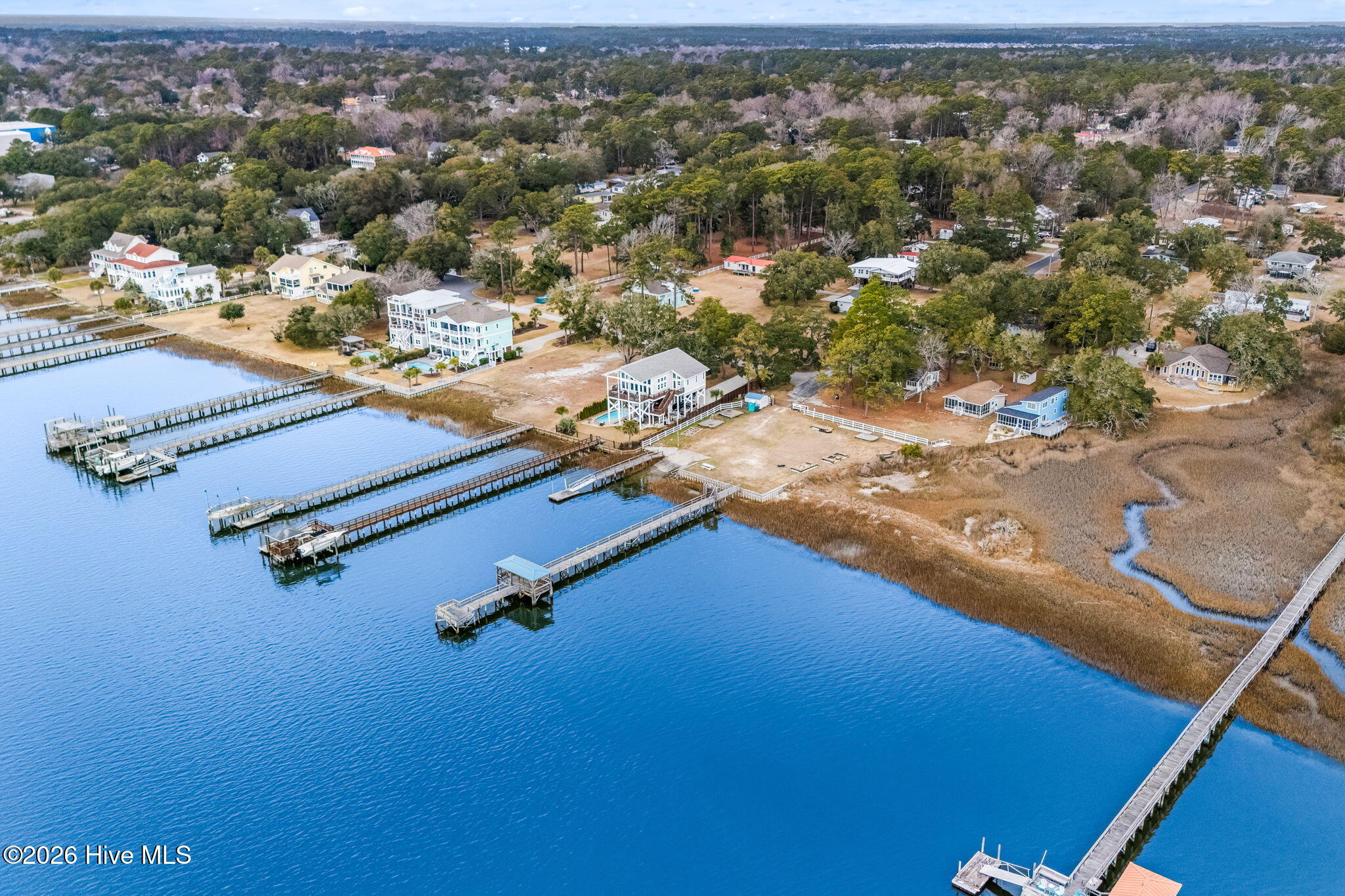 100551089 | Photo 51