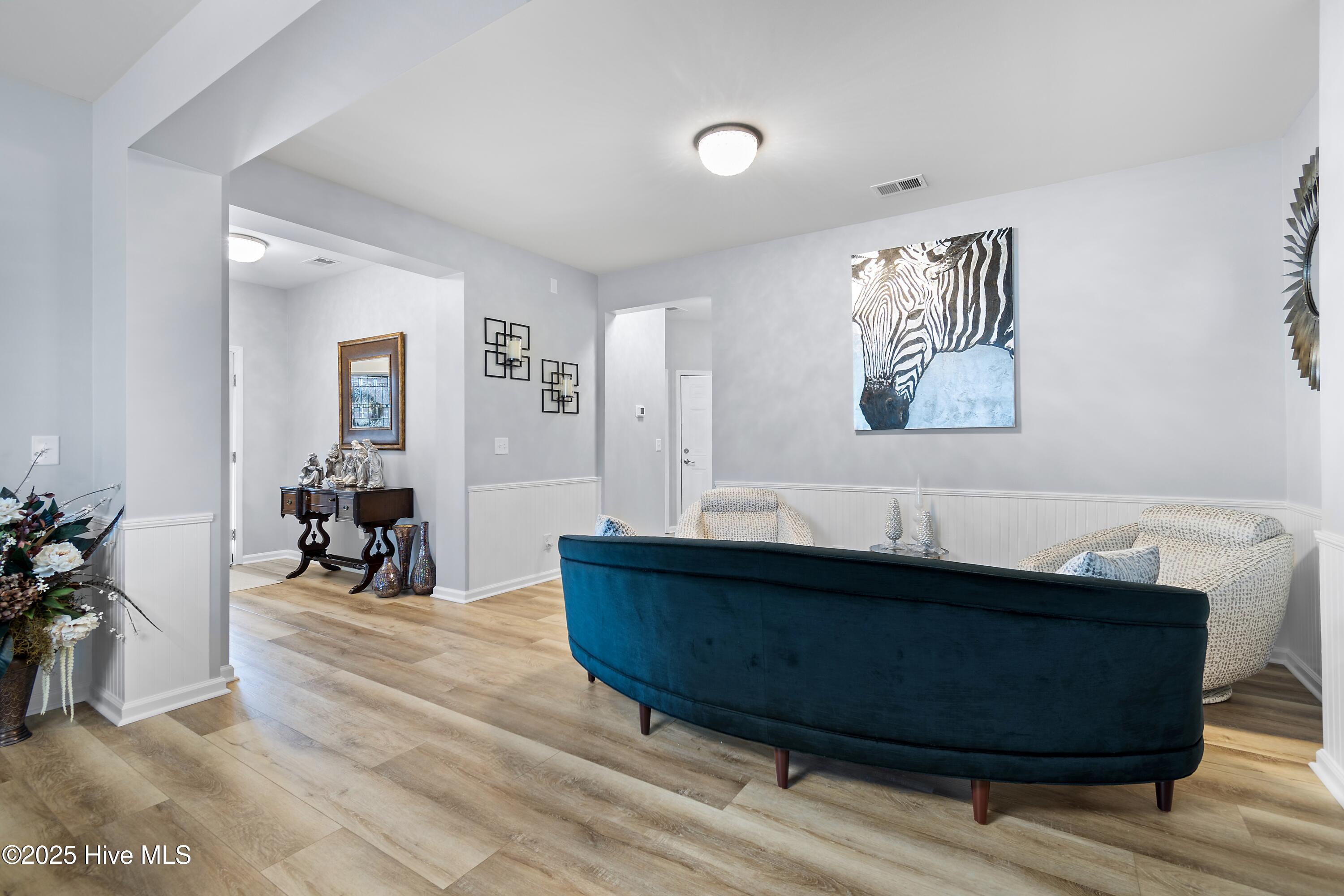 100542898 | Photo 11