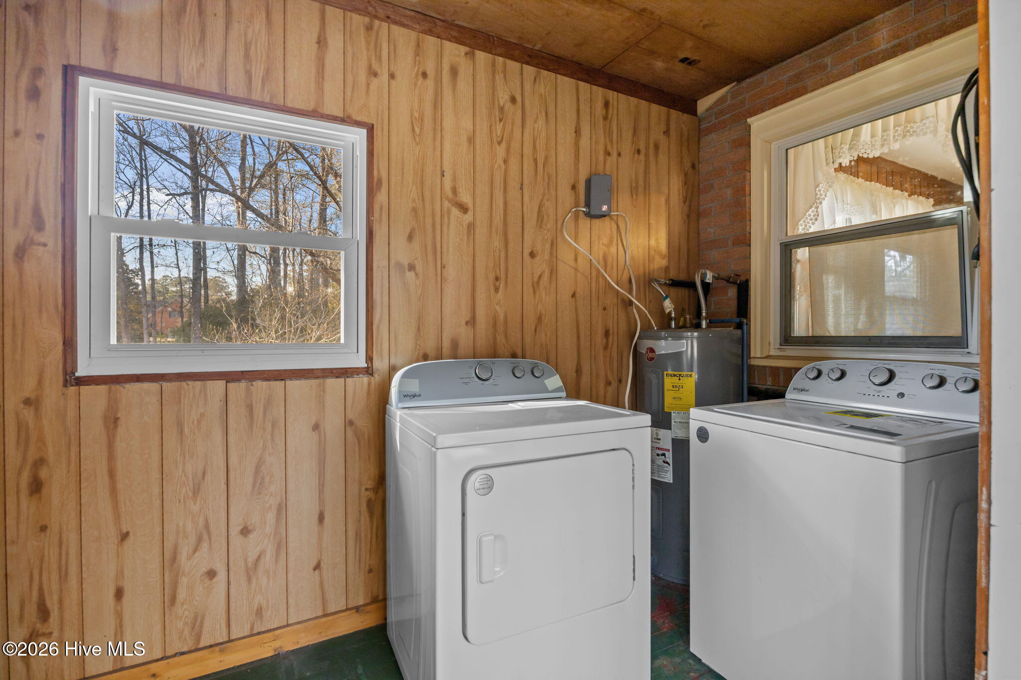 100559935 | Photo 43