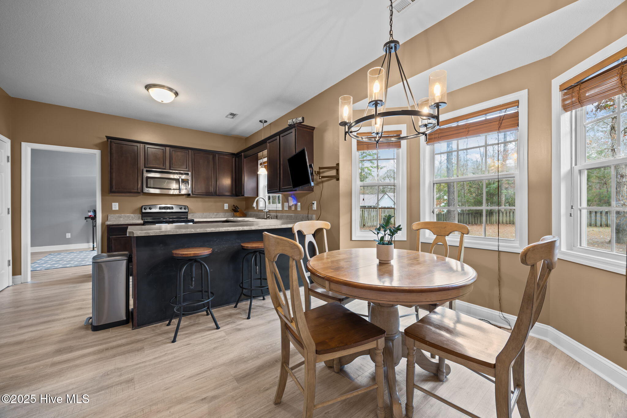 100544131 | Photo 16