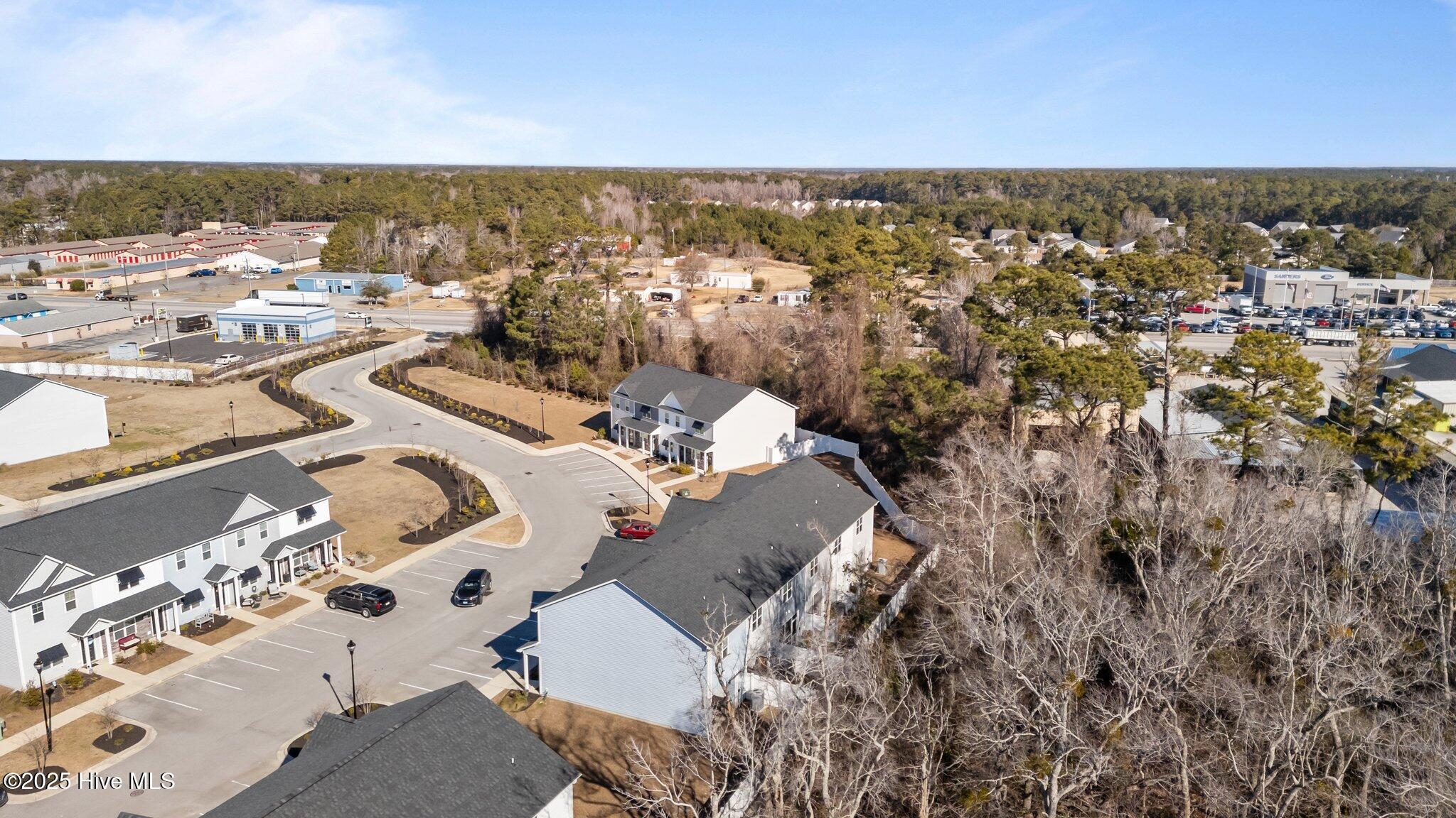 100563898 | Photo 38