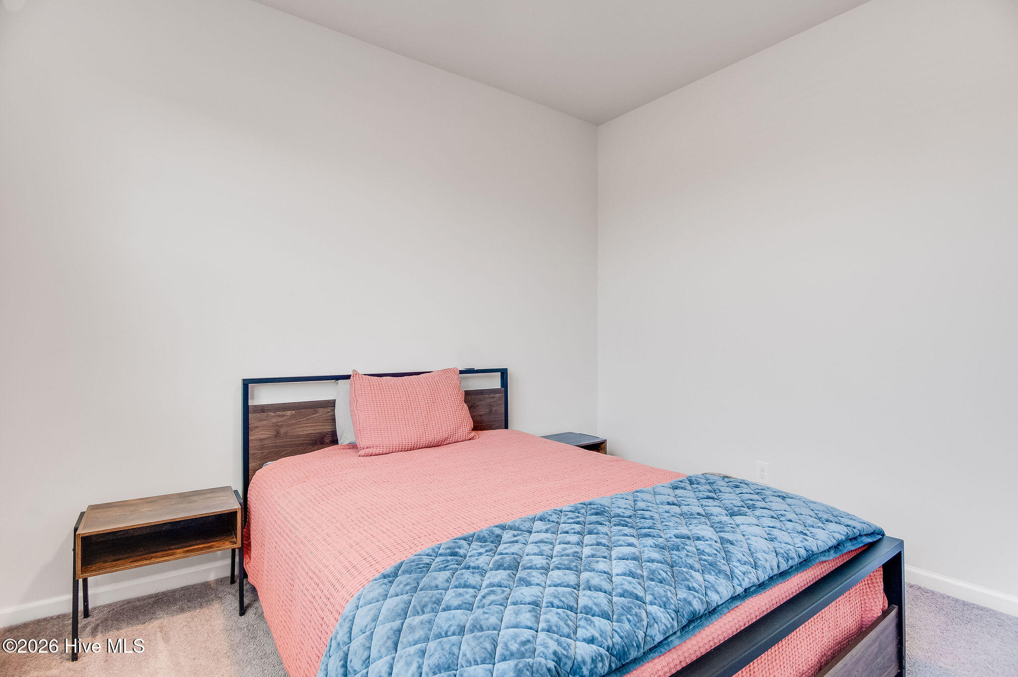 100562701 | Photo 46