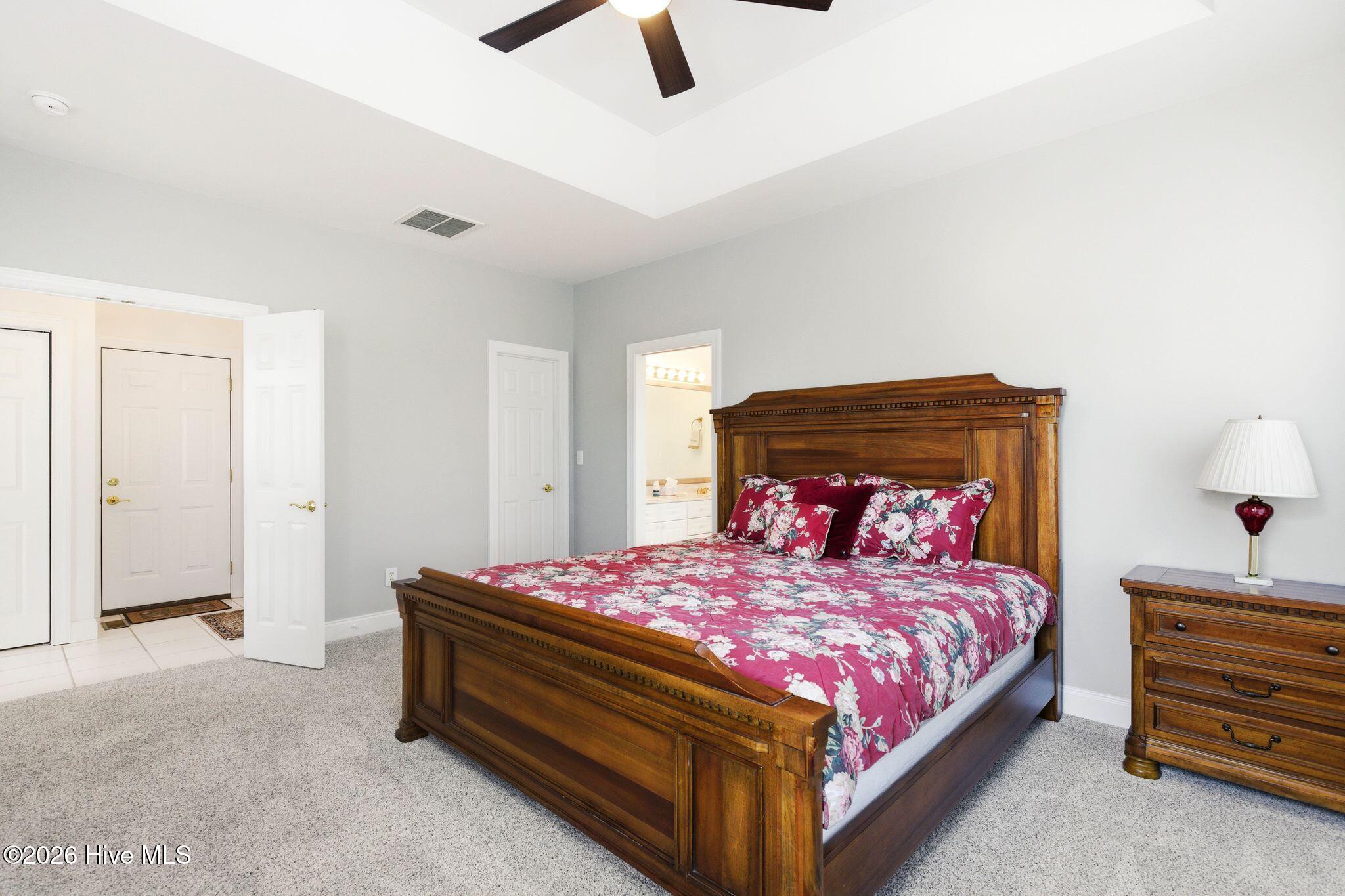 100564291 | Photo 32