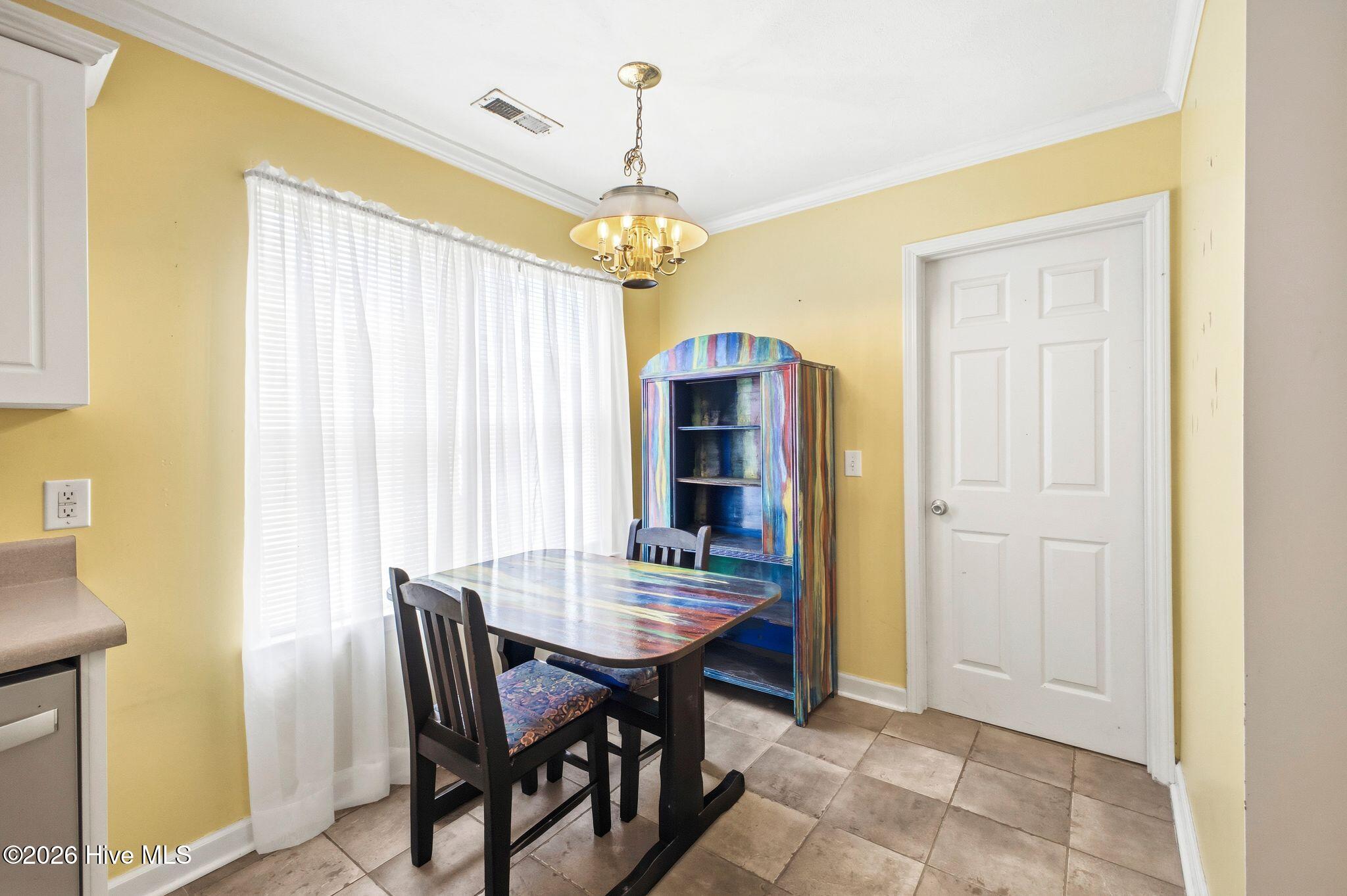 100564329 | Photo 16