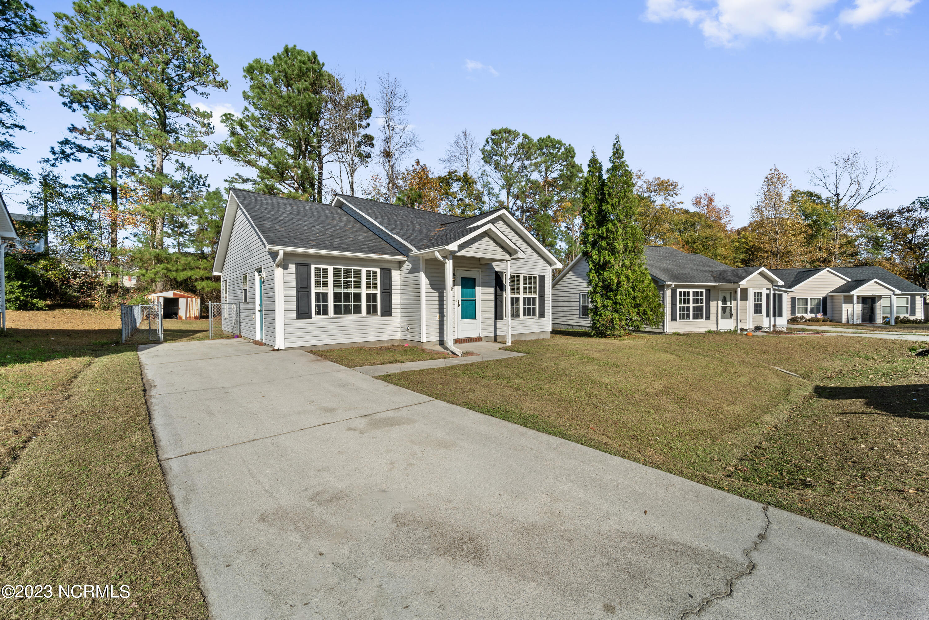 100561660 | Photo 17