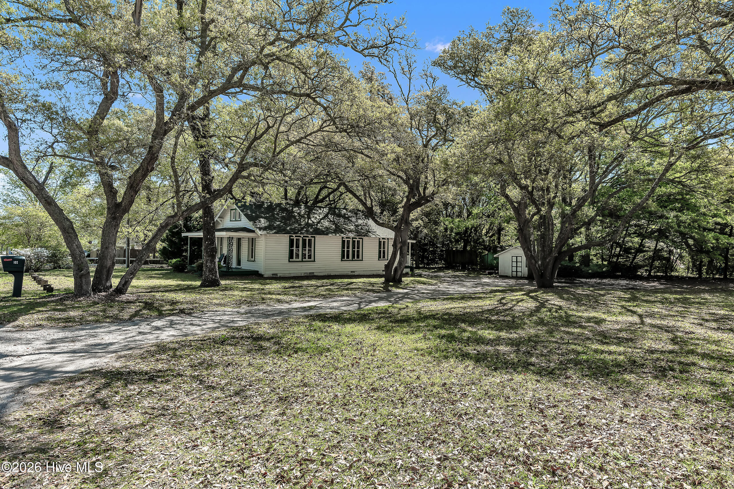 100567144 | Photo 36