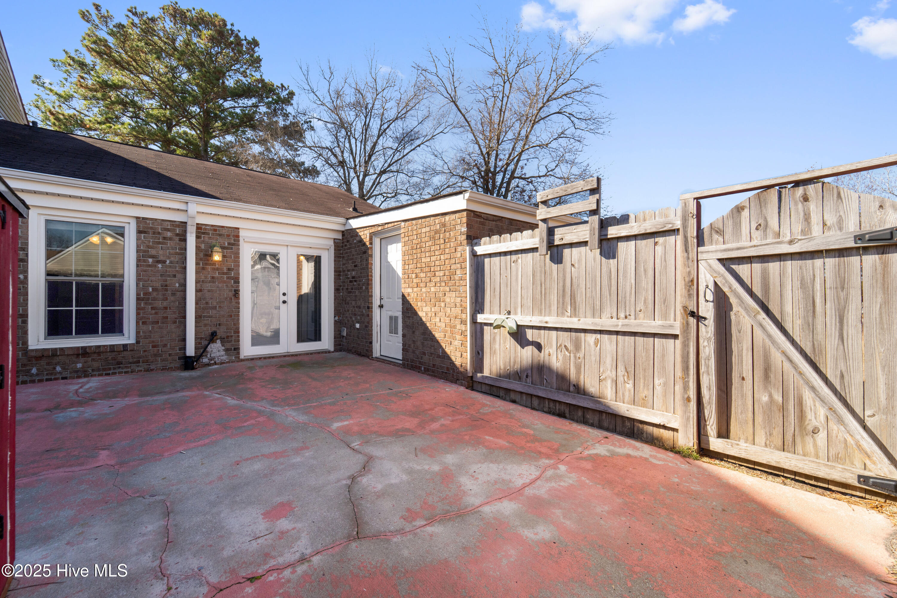 100545003 | Photo 16