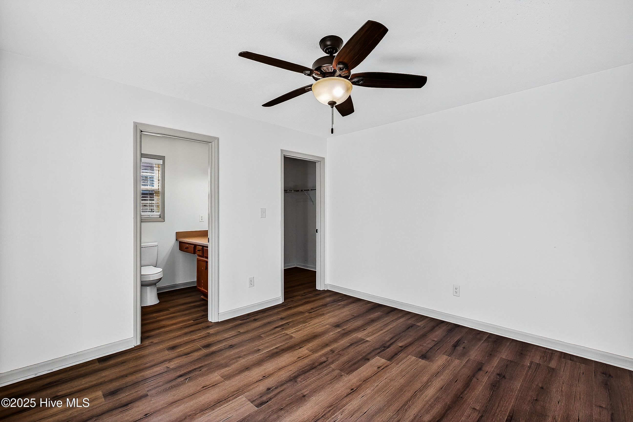 100537244 | Photo 15